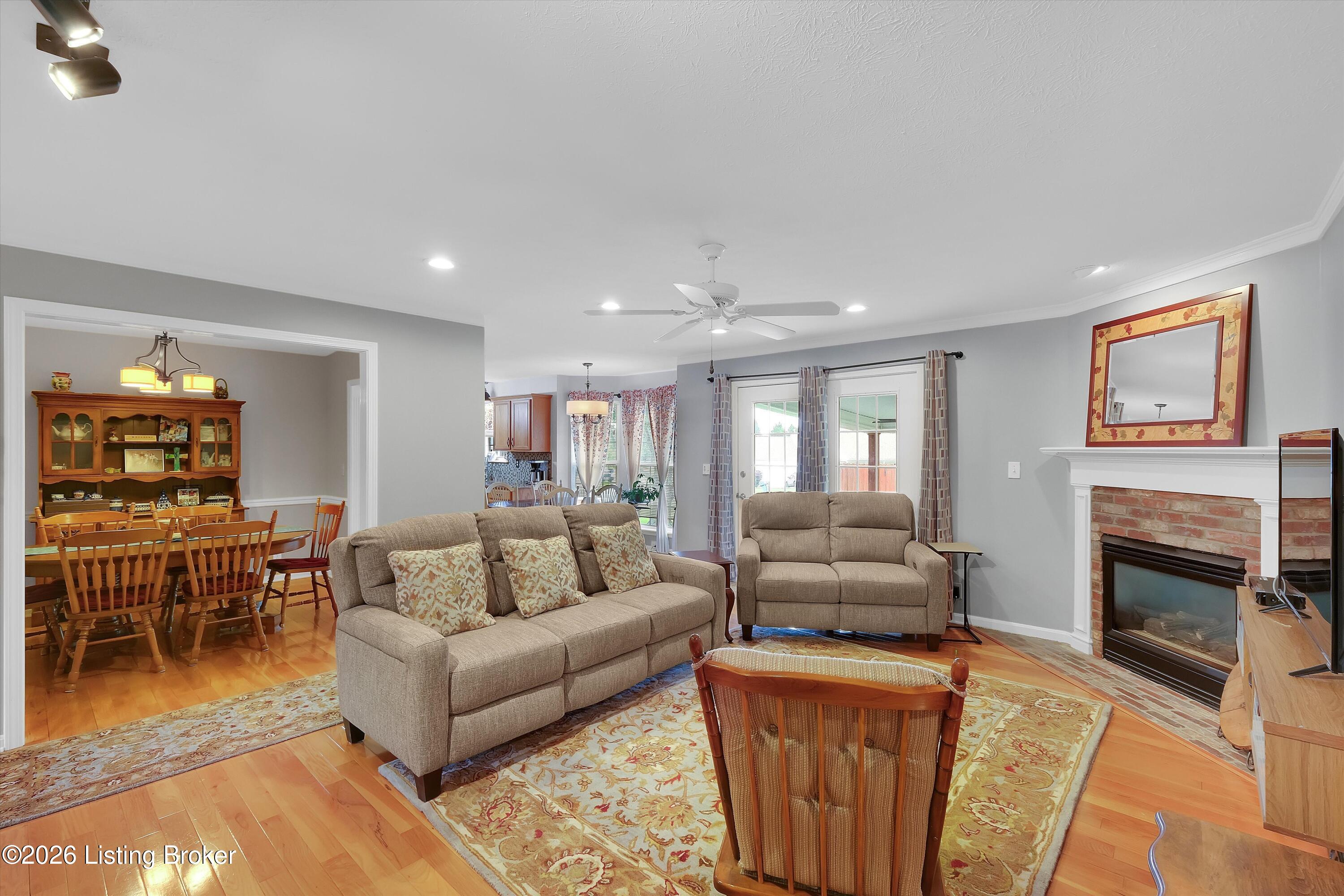 2005 Manning Pl Property Photo 2