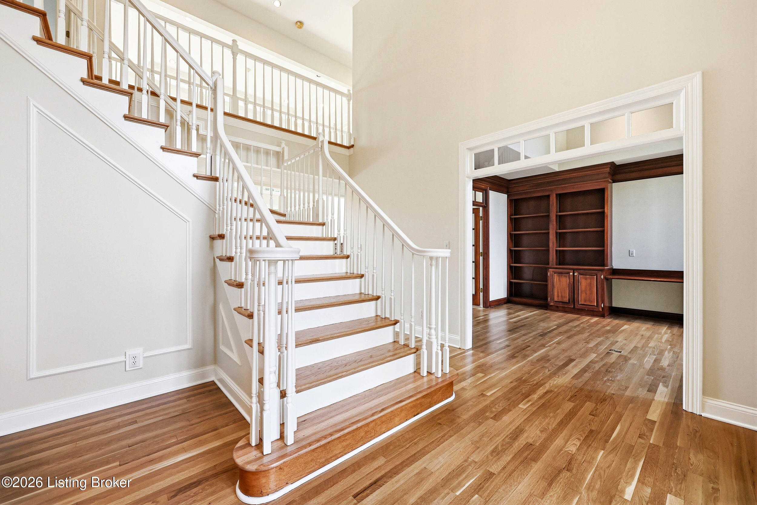 205 Sycamore Hills Ct Property Photo 9