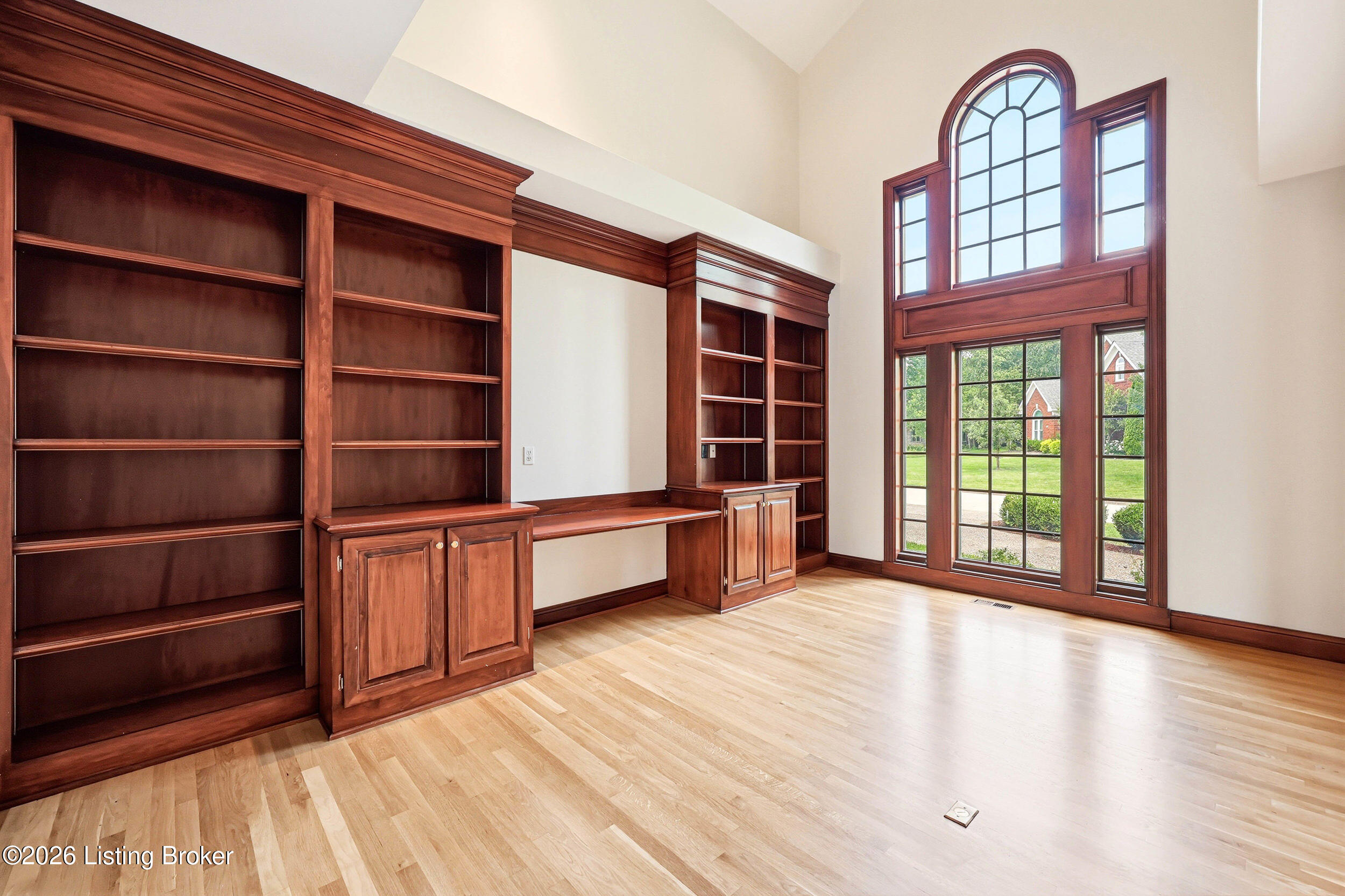 205 Sycamore Hills Ct Property Photo 10