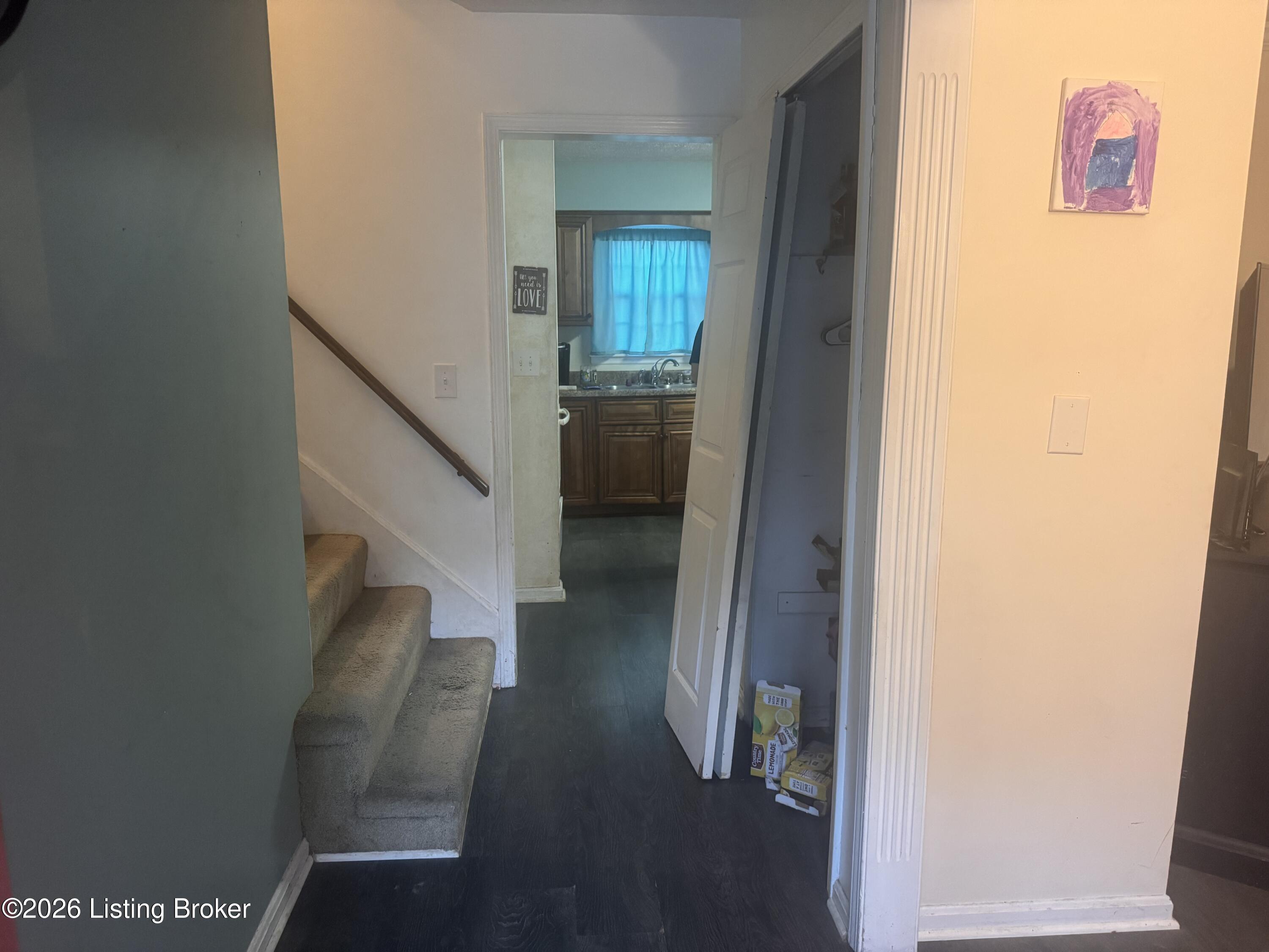 6807 Wunderly Ct Property Photo 10