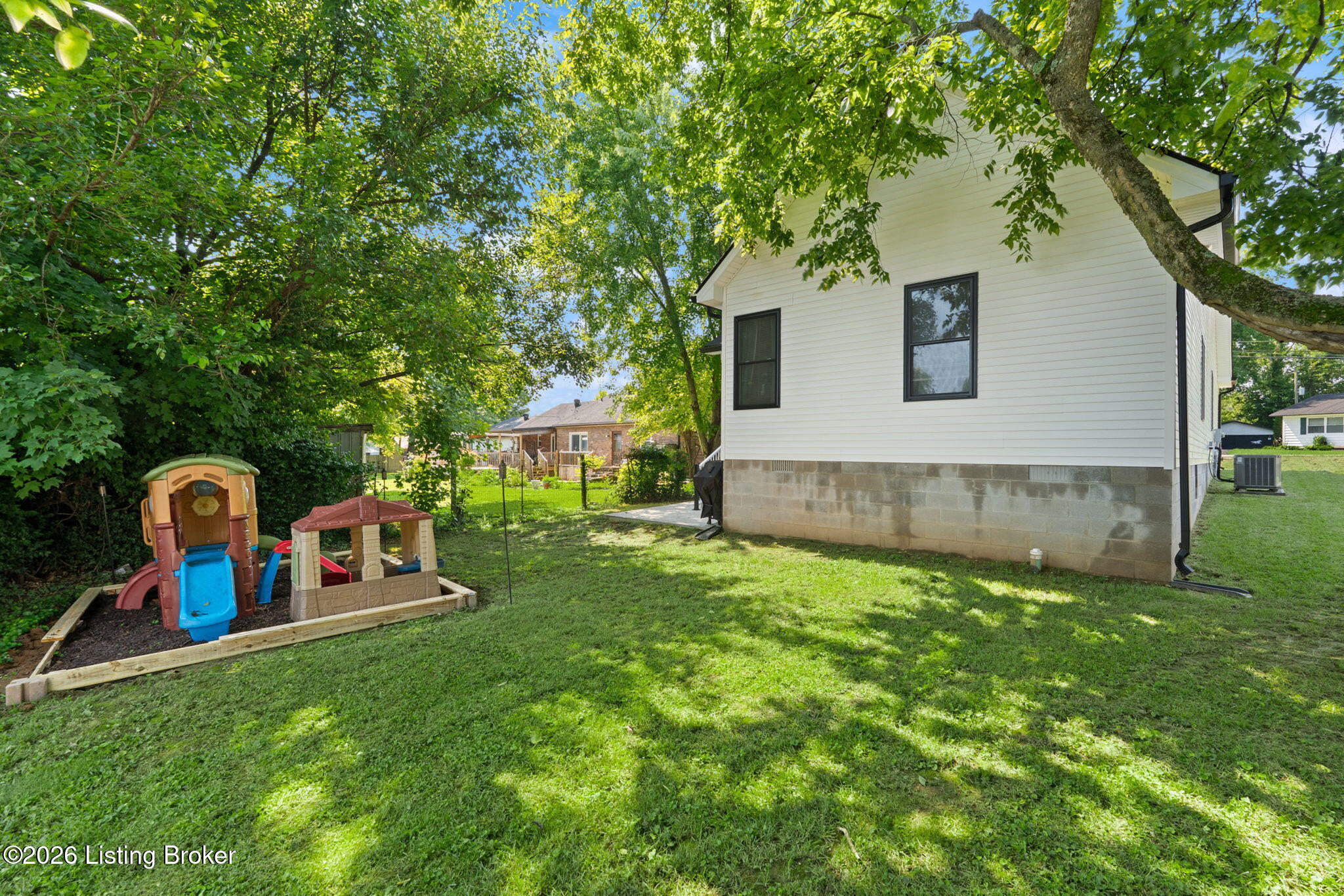 120 Cleo Dr Property Photo 8