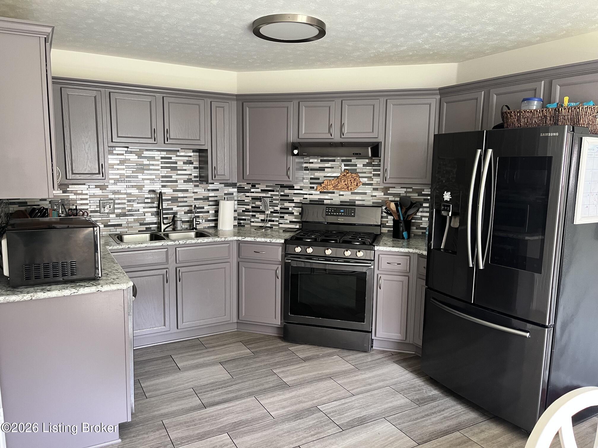 11623 Walnut View Way Property Photo 6