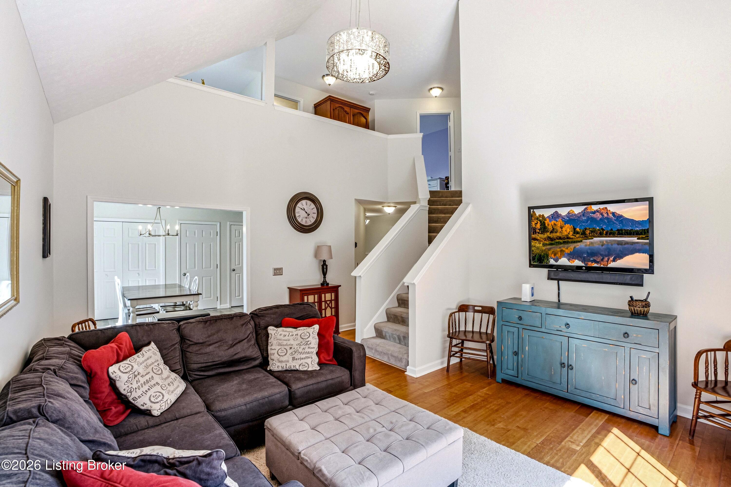 11623 Walnut View Way Property Photo 8