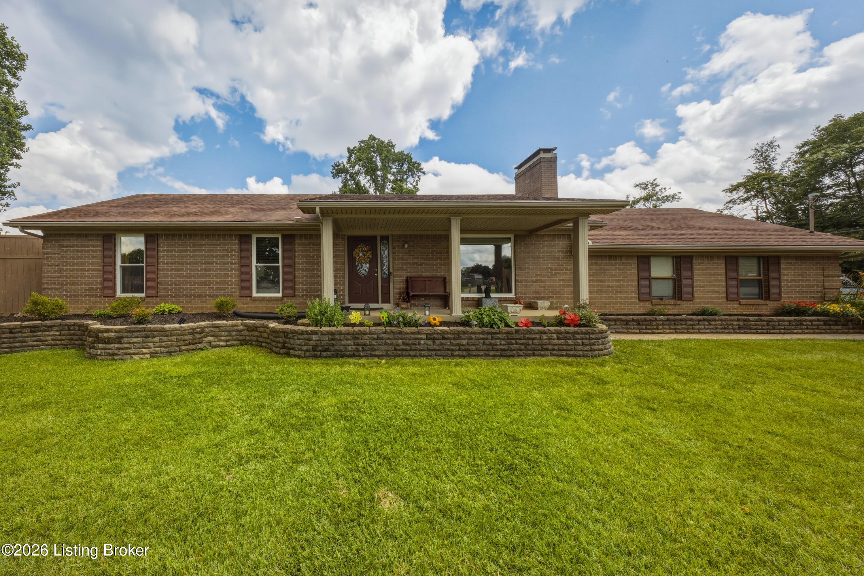 128 Erikas Ct Property Photo 1