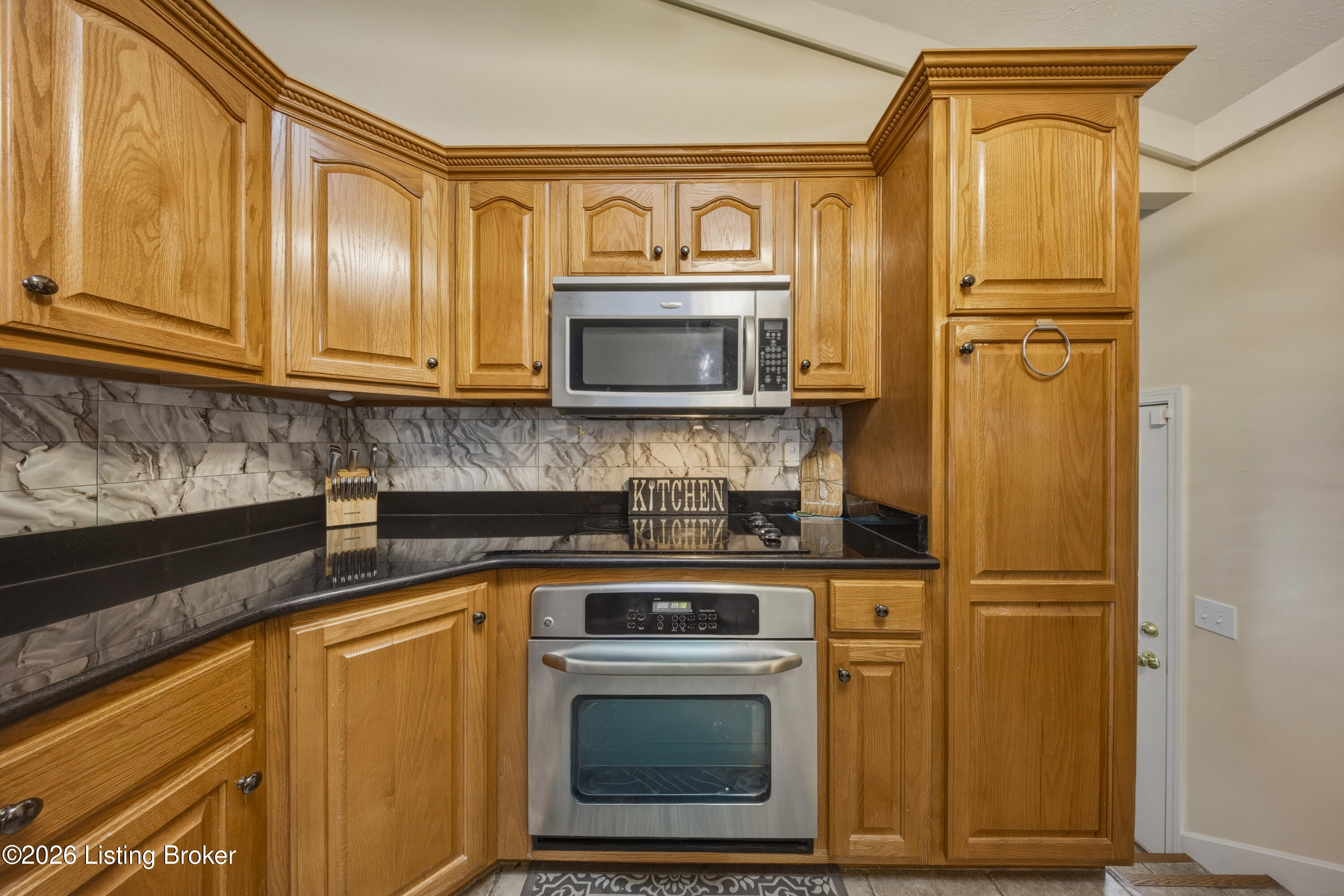 128 Erikas Ct Property Photo 15