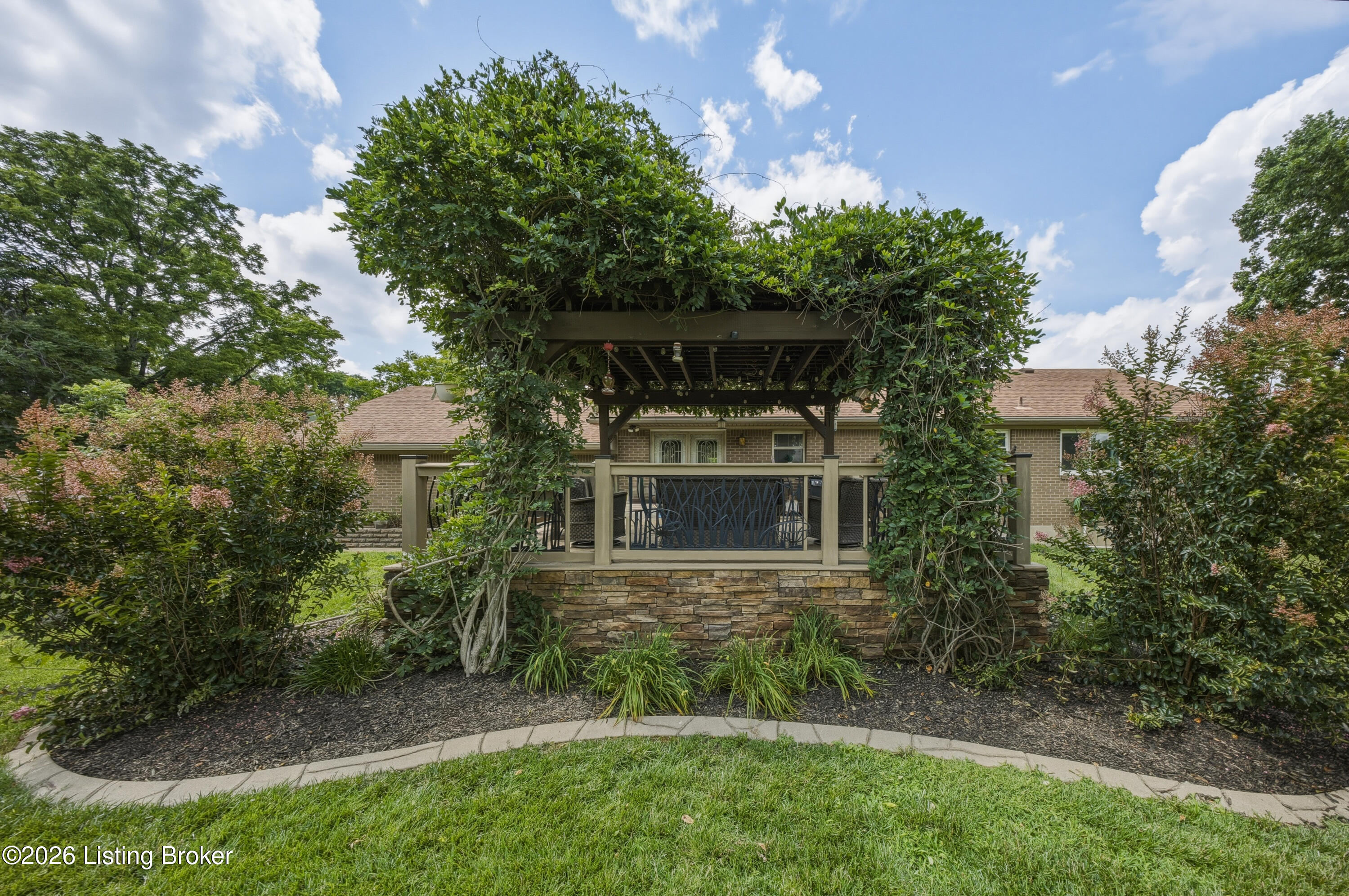 128 Erikas Ct Property Photo 40