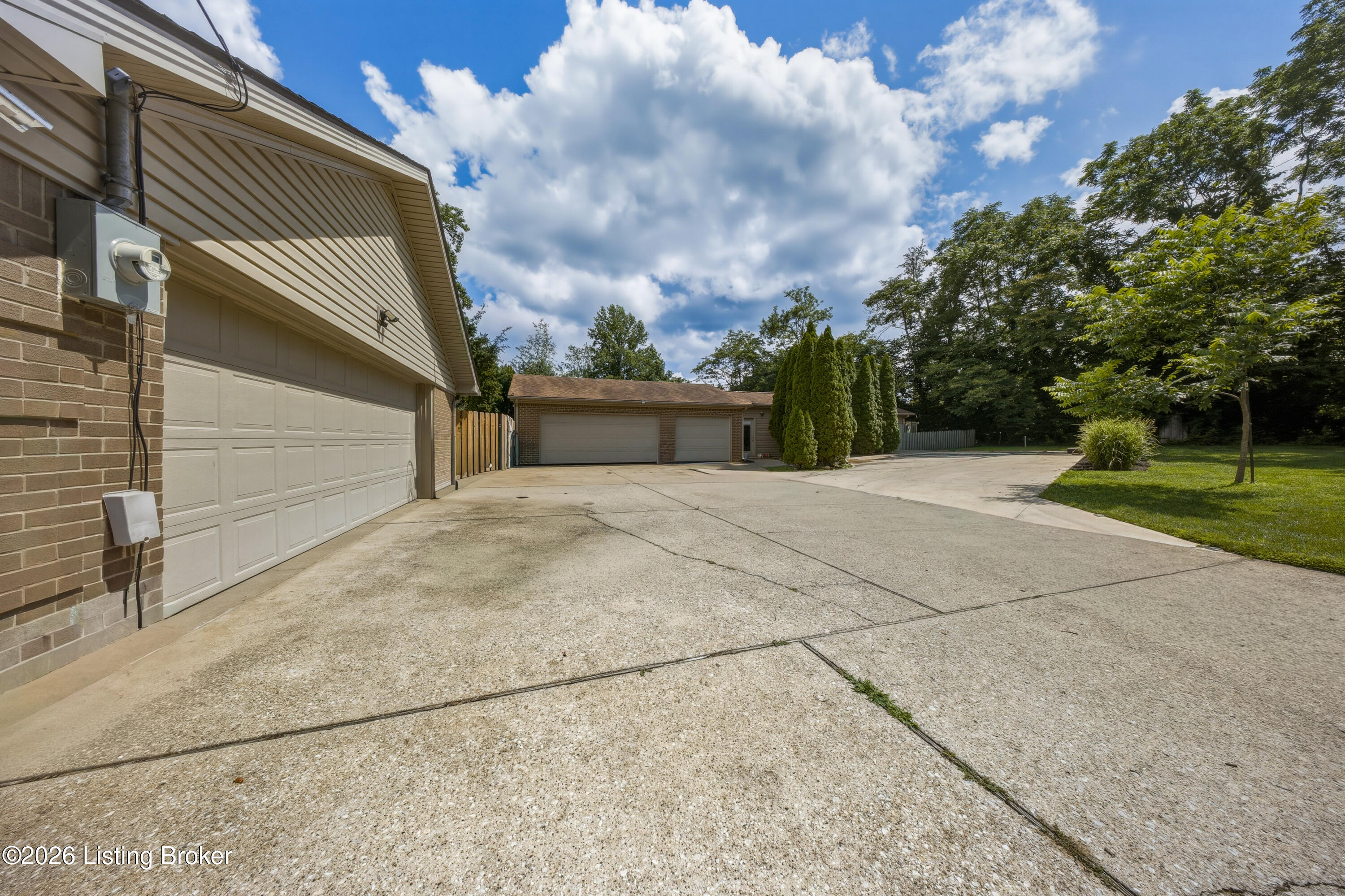 128 Erikas Ct Property Photo 46
