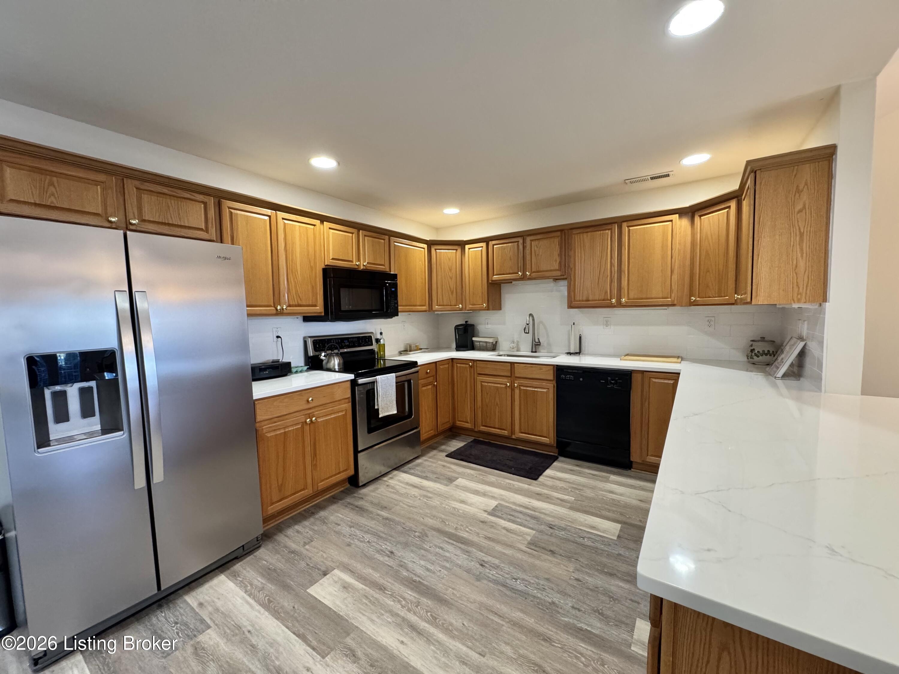 288 Cornell Ave Property Photo 17