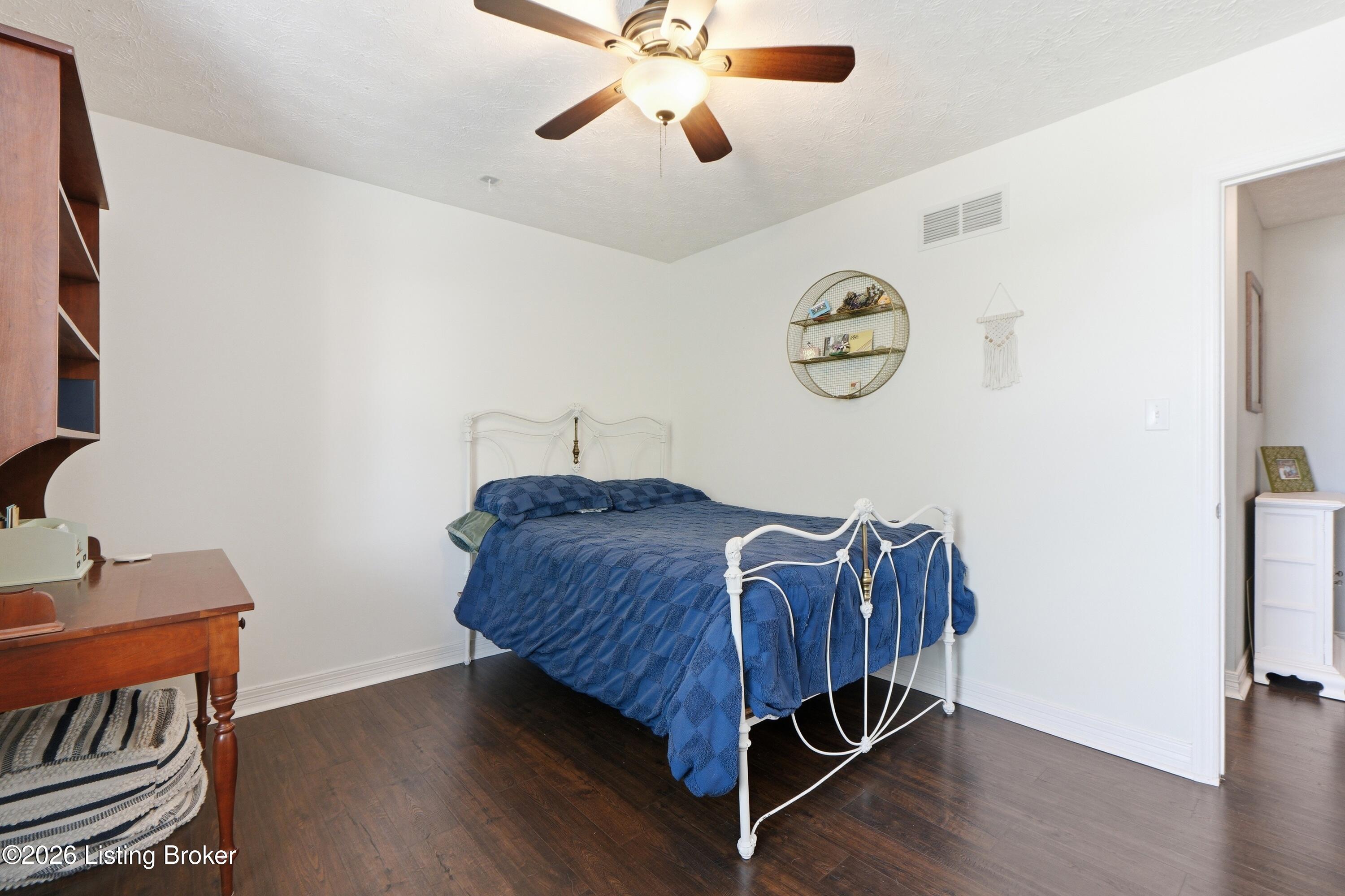 2200 Cherrywood Dr Property Photo 25