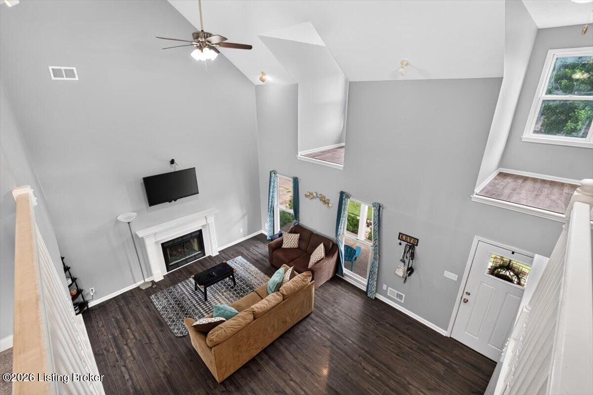 409 E Vine St Property Photo 24