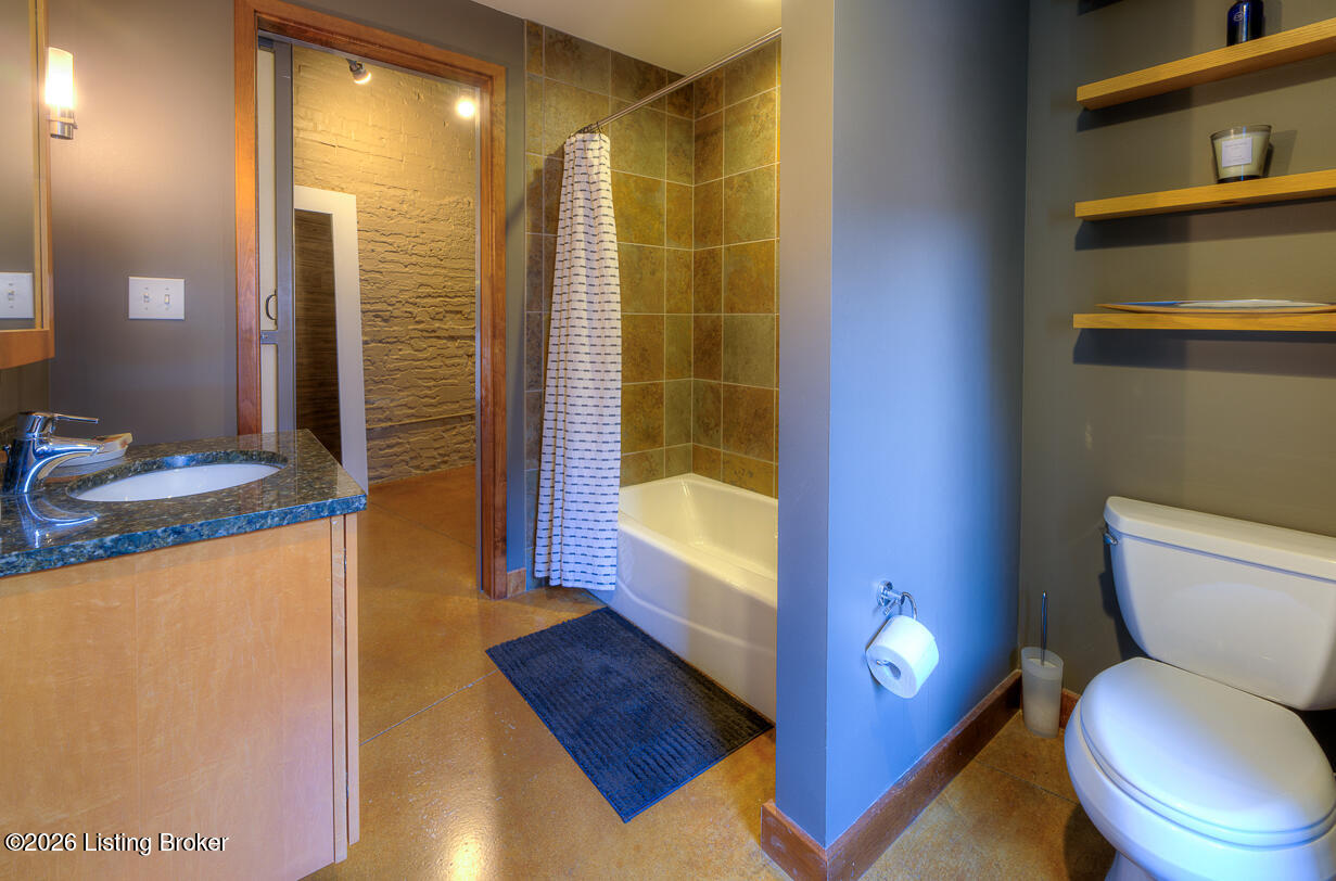 309 E Market St 313 Property Photo 20