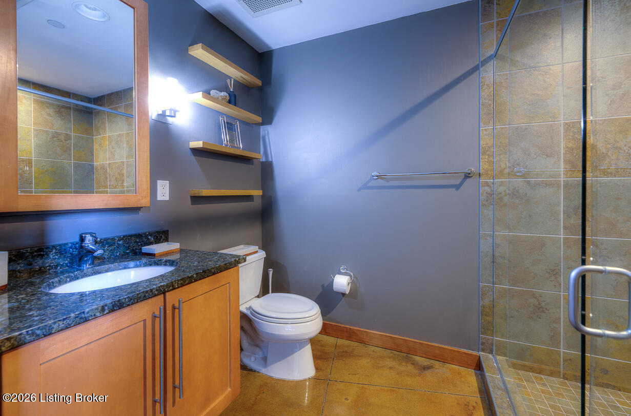 309 E Market St 313 Property Photo 25