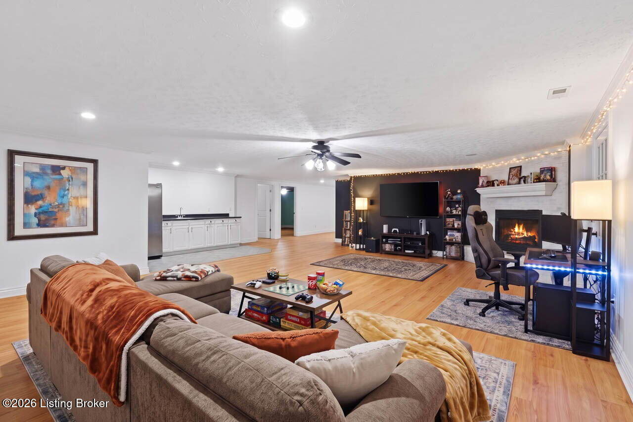 9671 Bloomfield Rd Property Photo 18