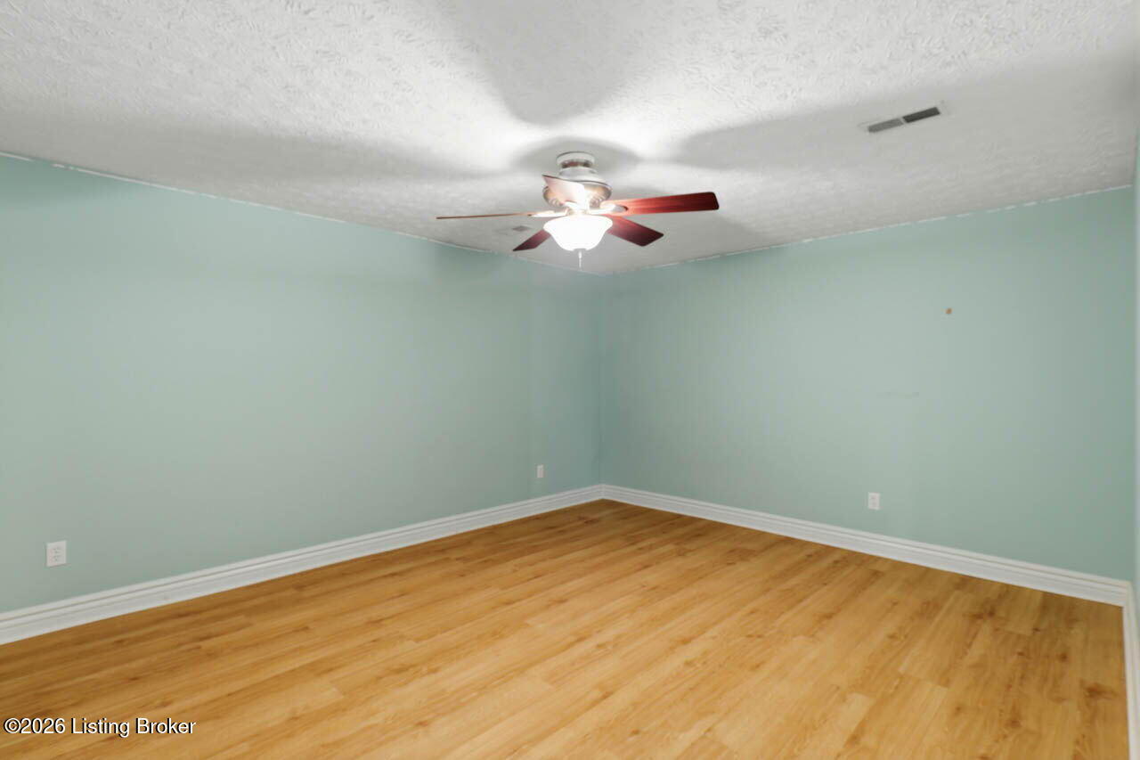 9671 Bloomfield Rd Property Photo 20