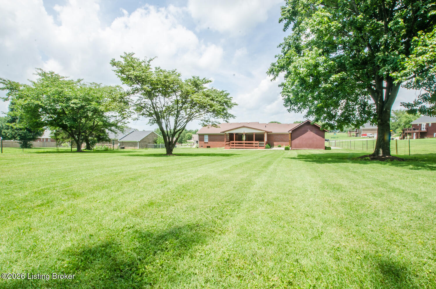 1003 Creek Pointe Dr Property Photo 3