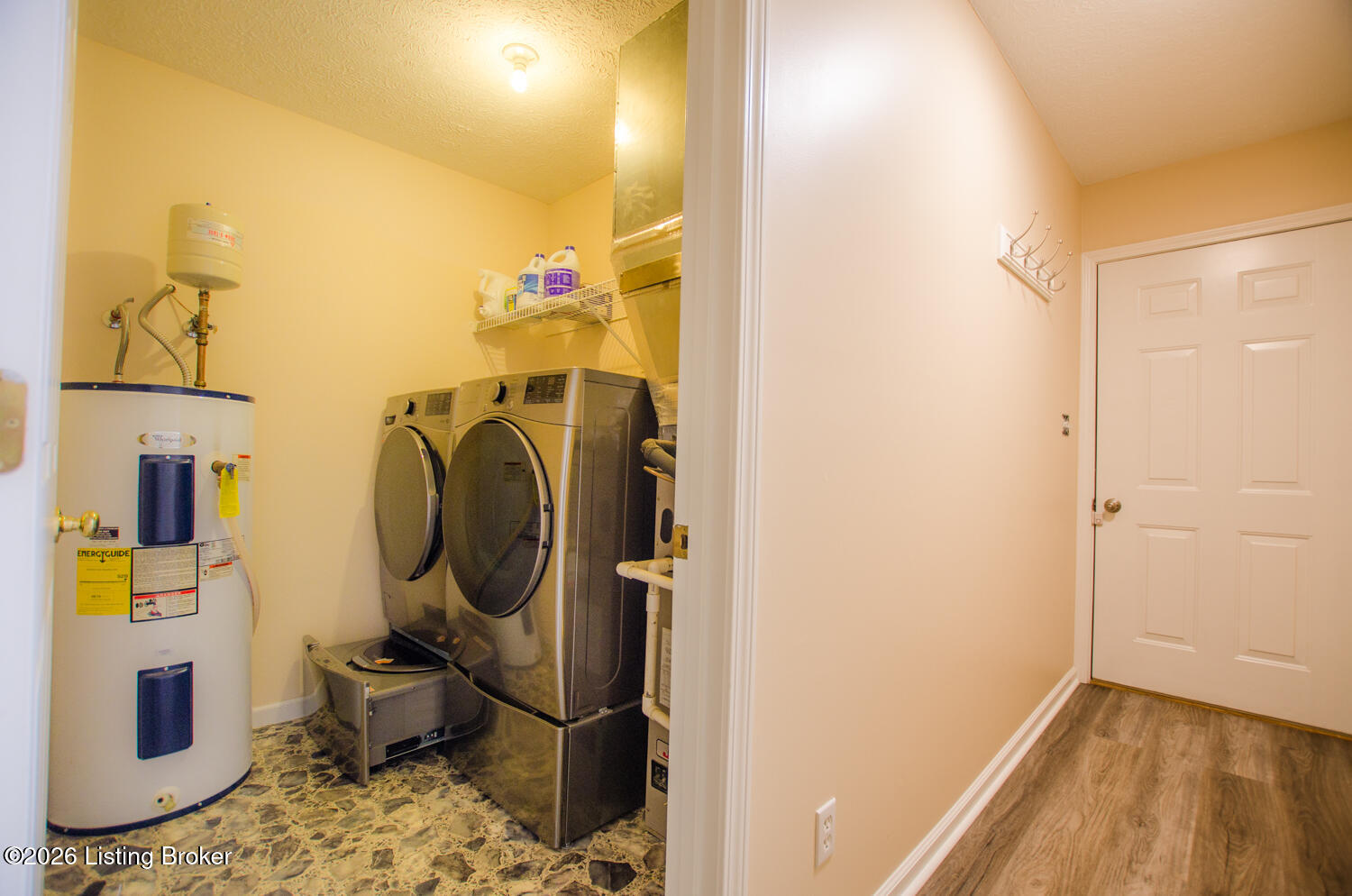 1003 Creek Pointe Dr Property Photo 12