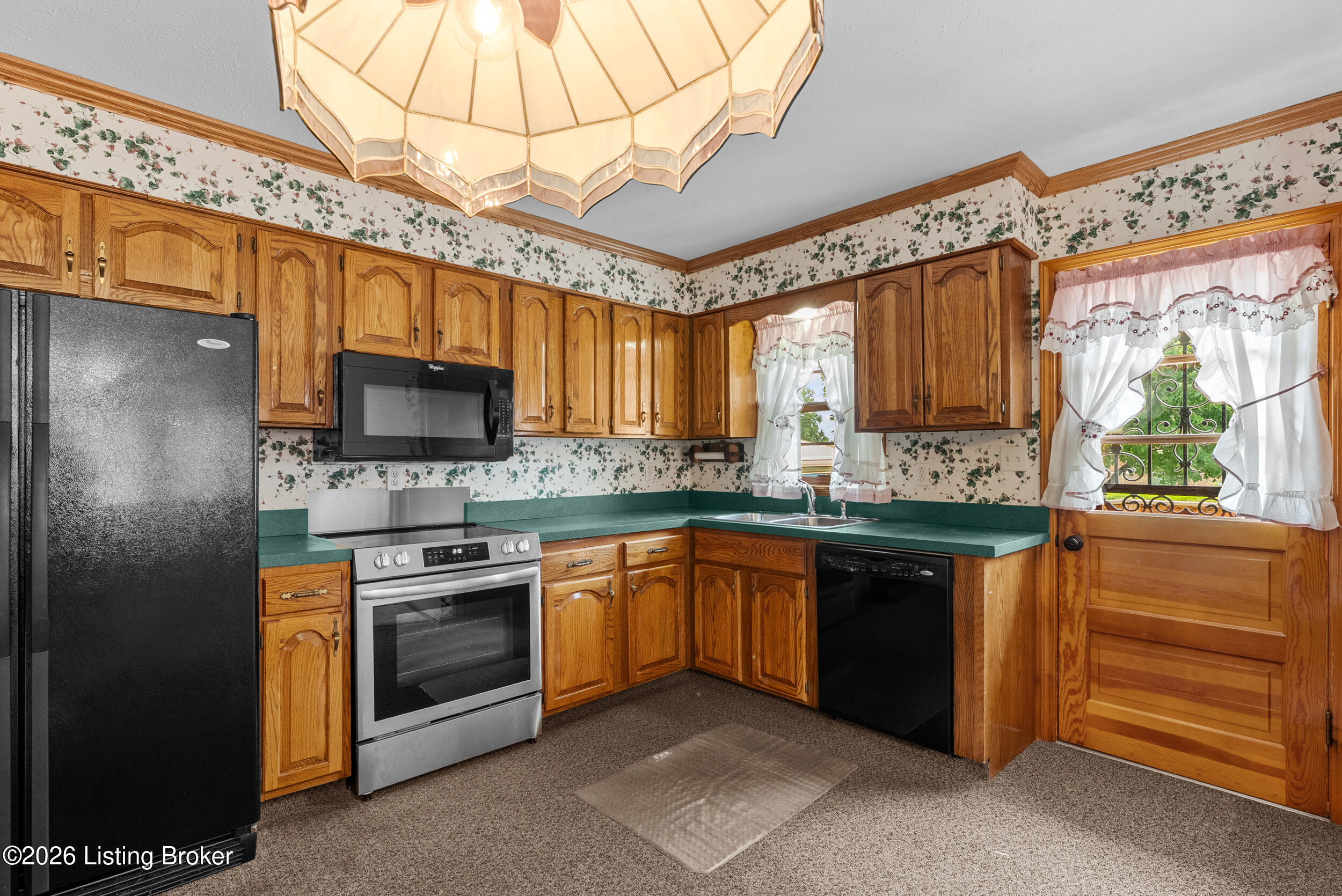 3820 Pinecroft Dr Property Photo 16