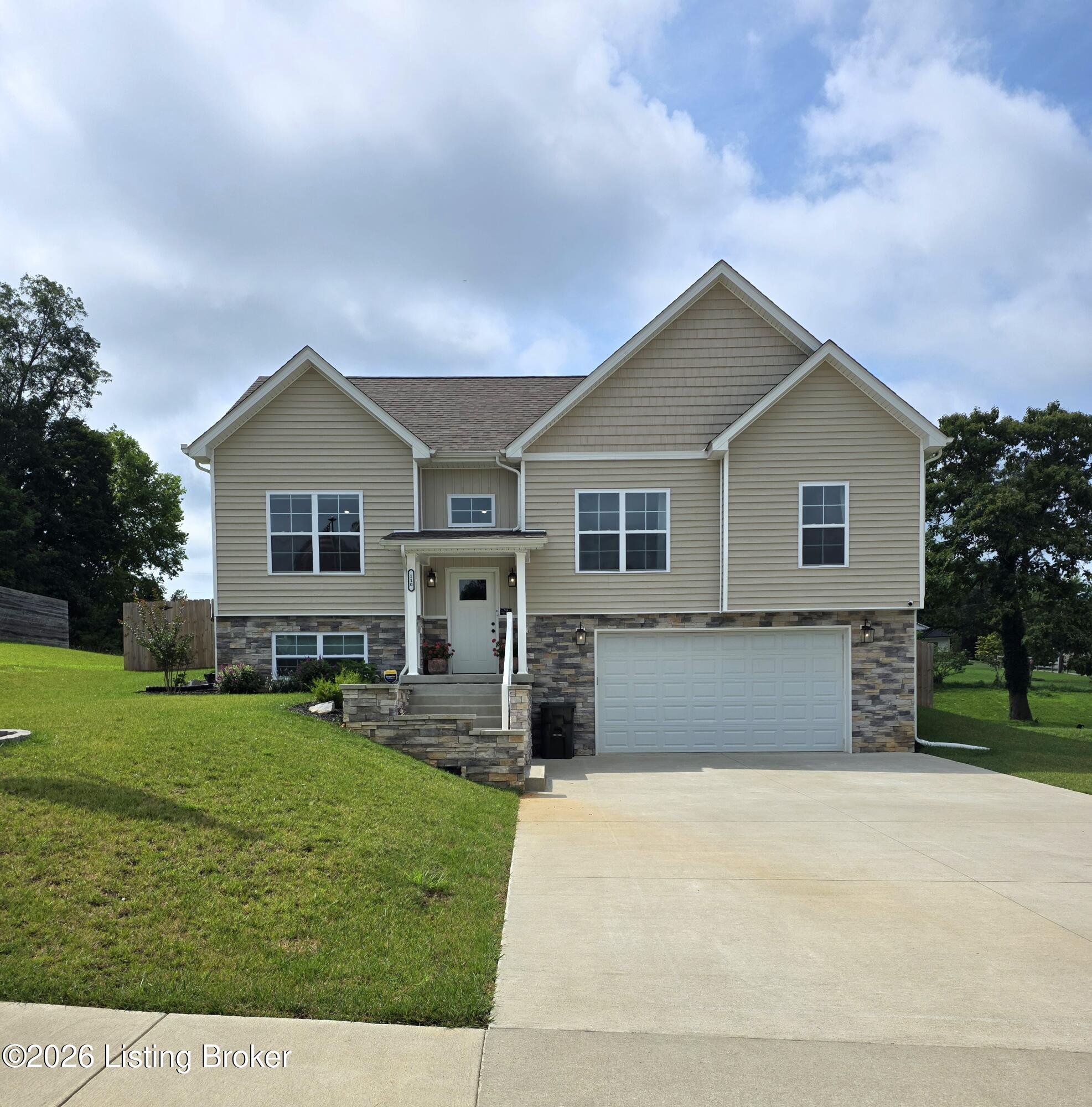 110 Brookhaven Dr Property Photo 2