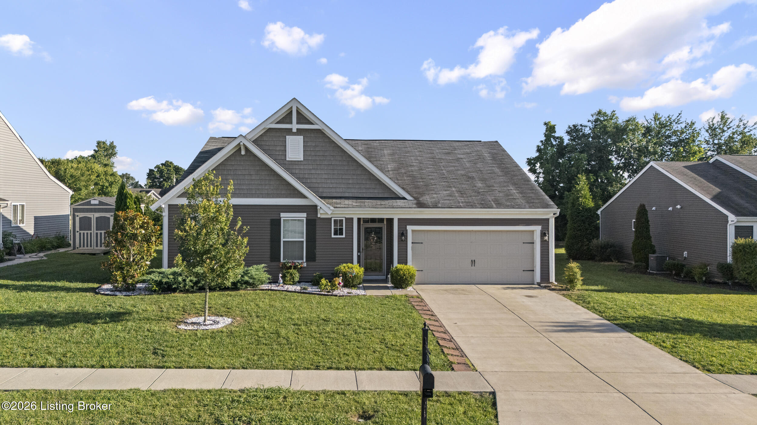 223 Bridlewood Dr Property Photo 2