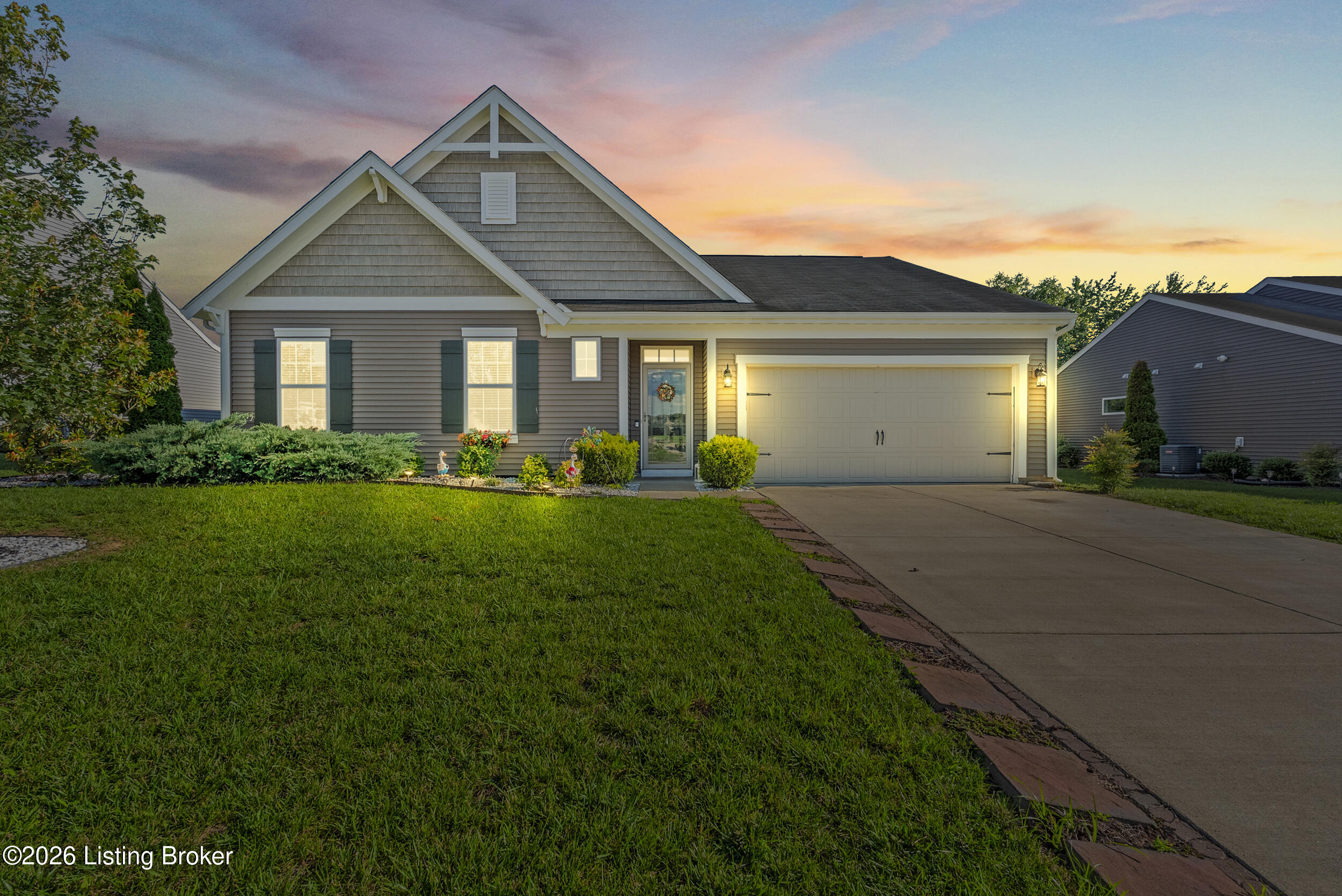 223 Bridlewood Dr Property Photo 3