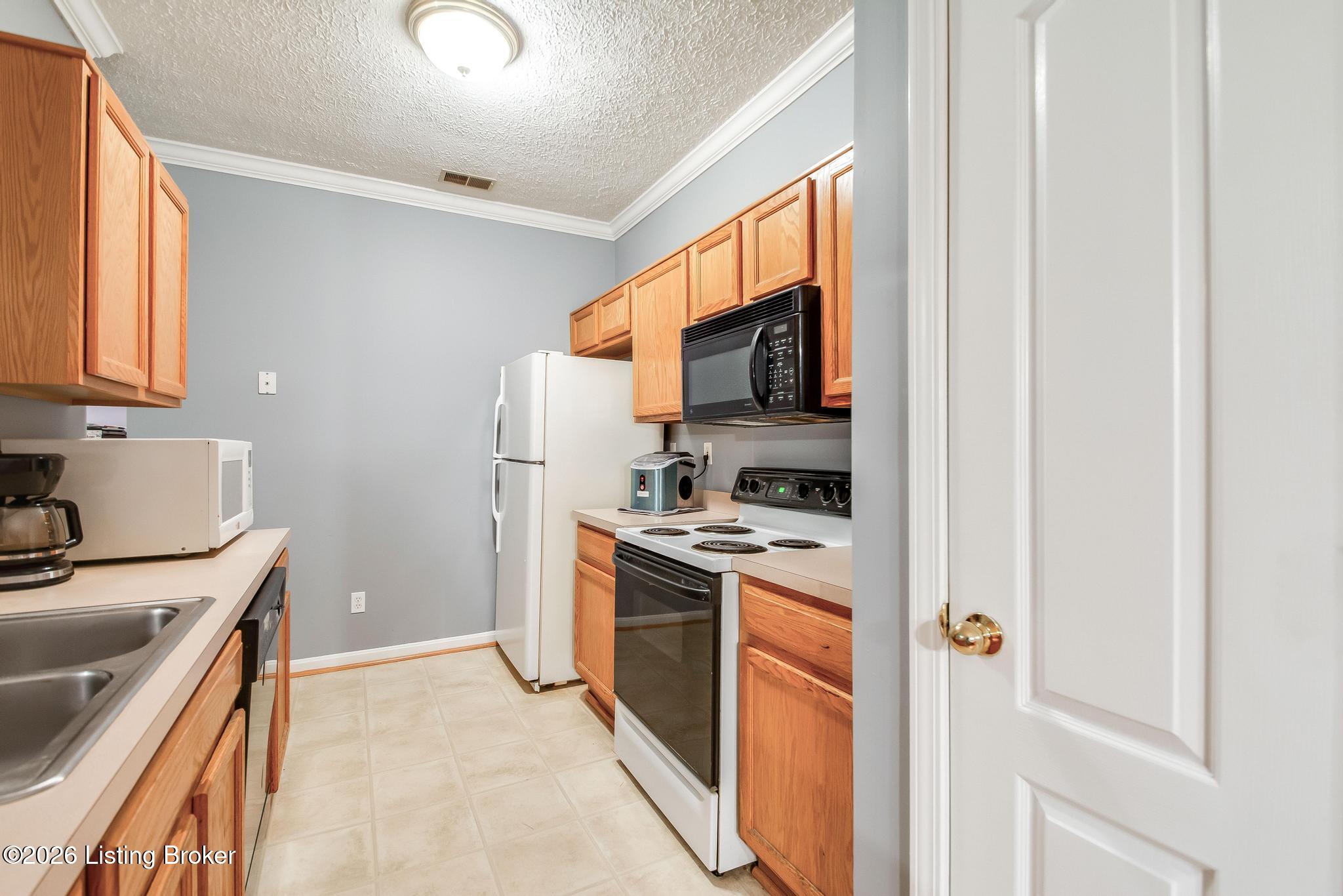 9210 Hawthorne Pointe Dr 103 Property Photo 8