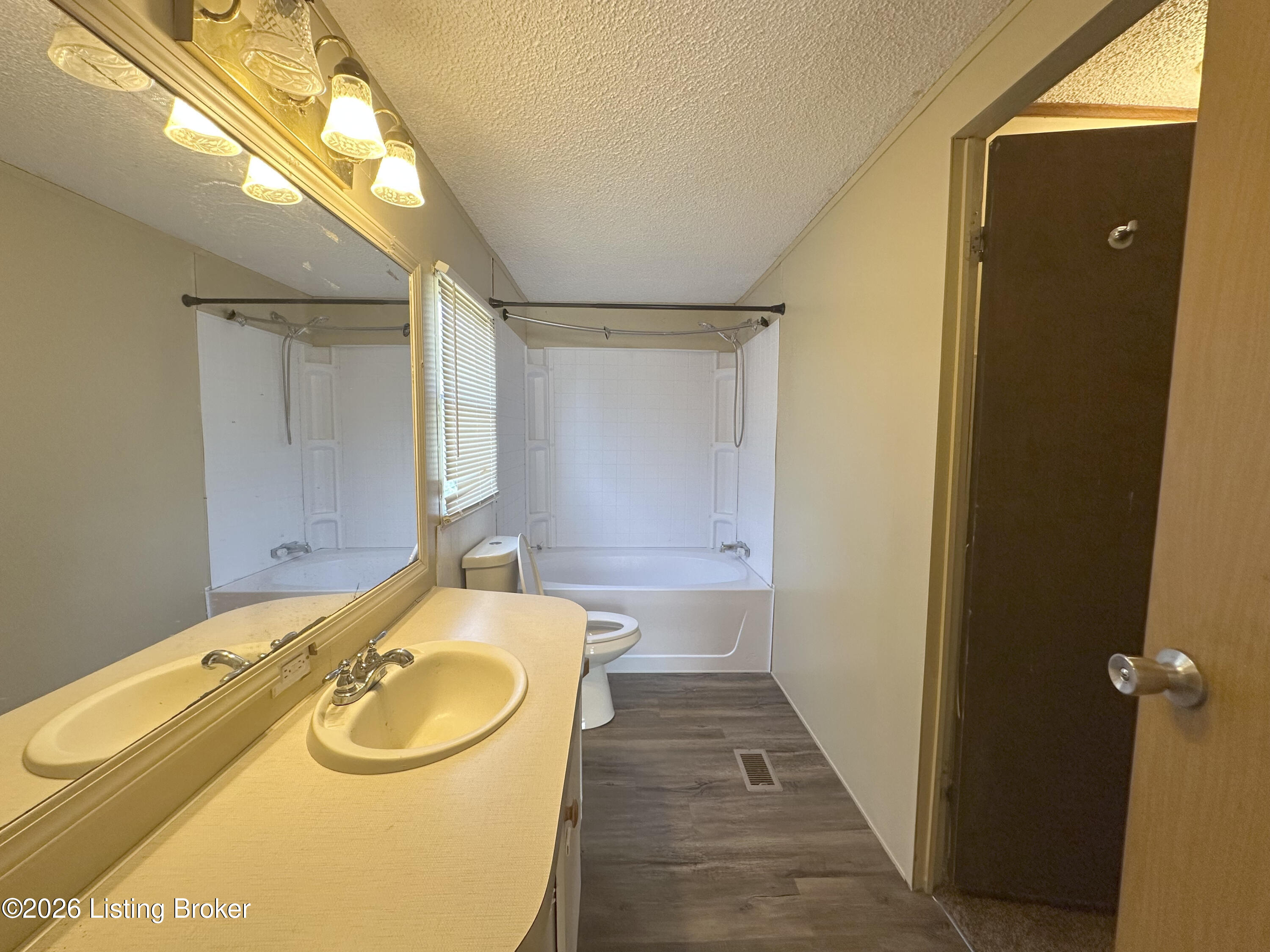 5805 Old State Rd Property Photo 17