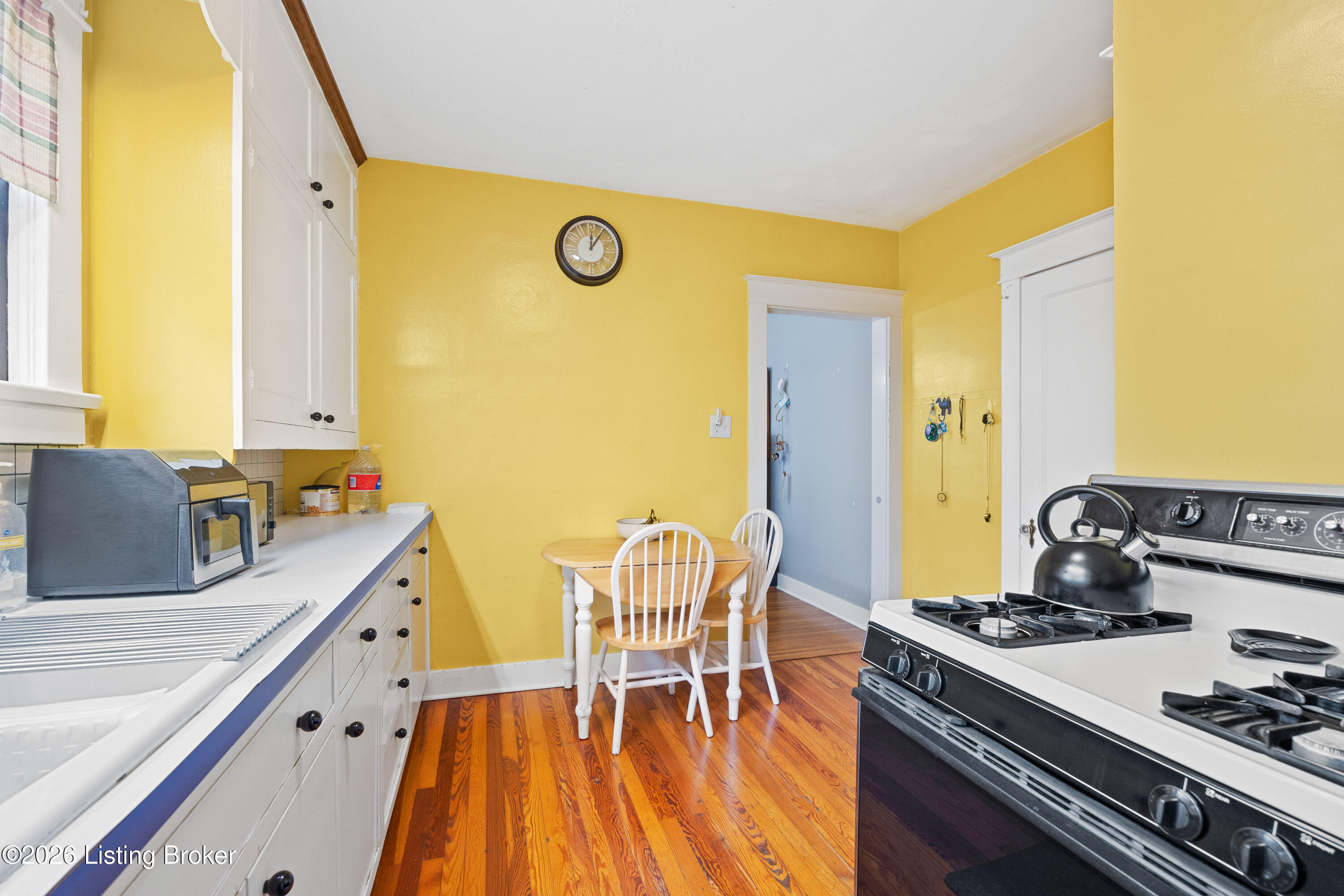 2417 Wallace Ave Property Photo 15