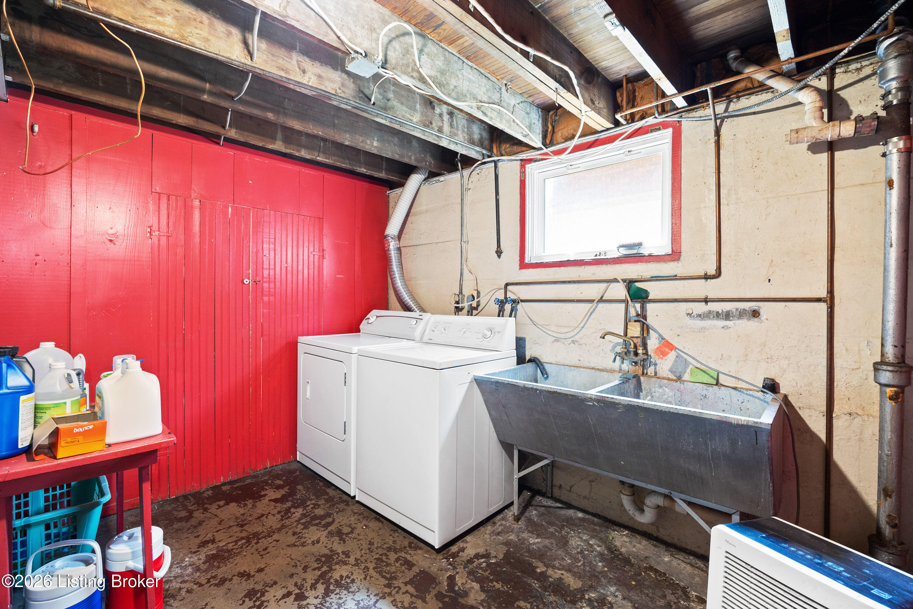 2417 Wallace Ave Property Photo 27