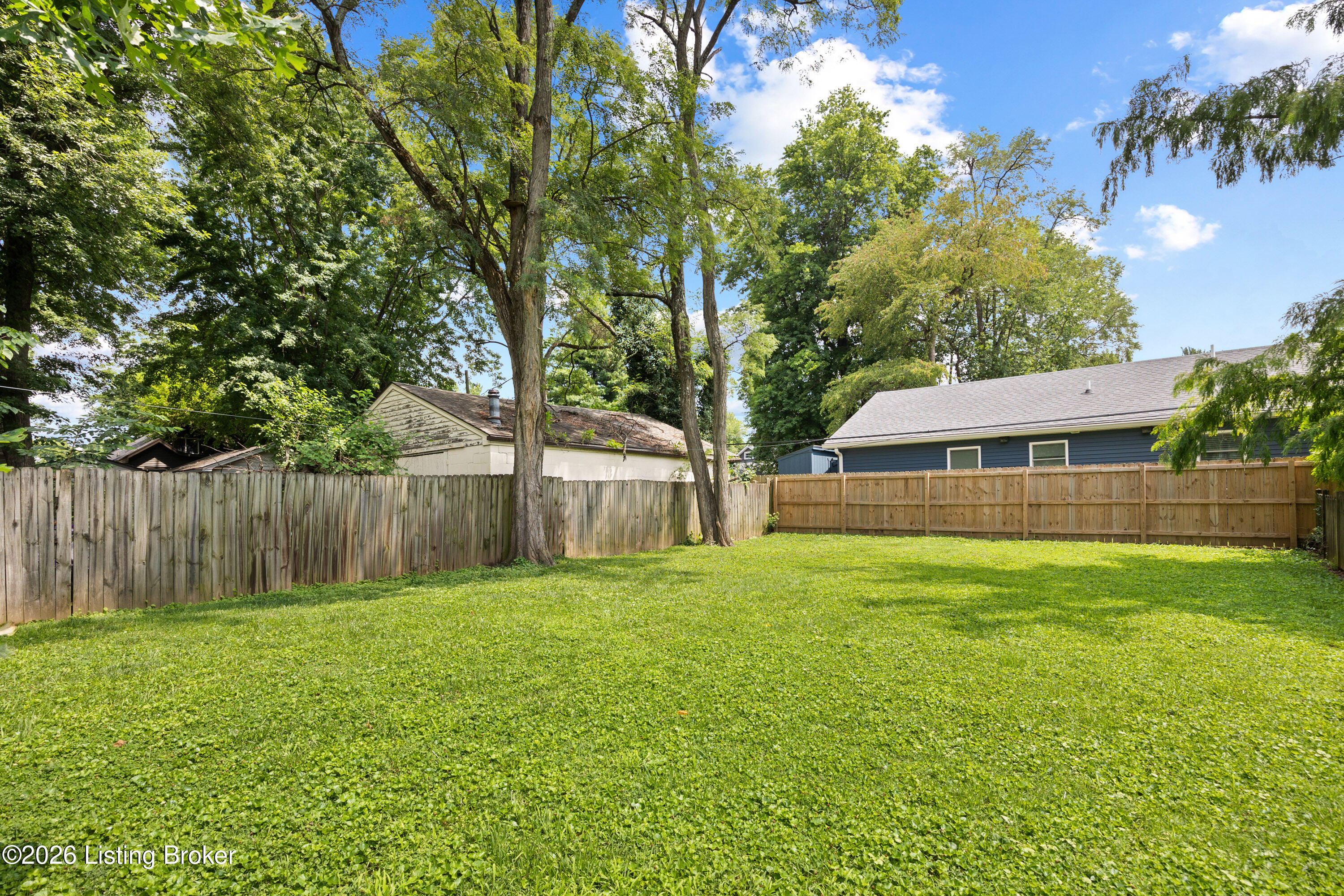 2417 Wallace Ave Property Photo 31