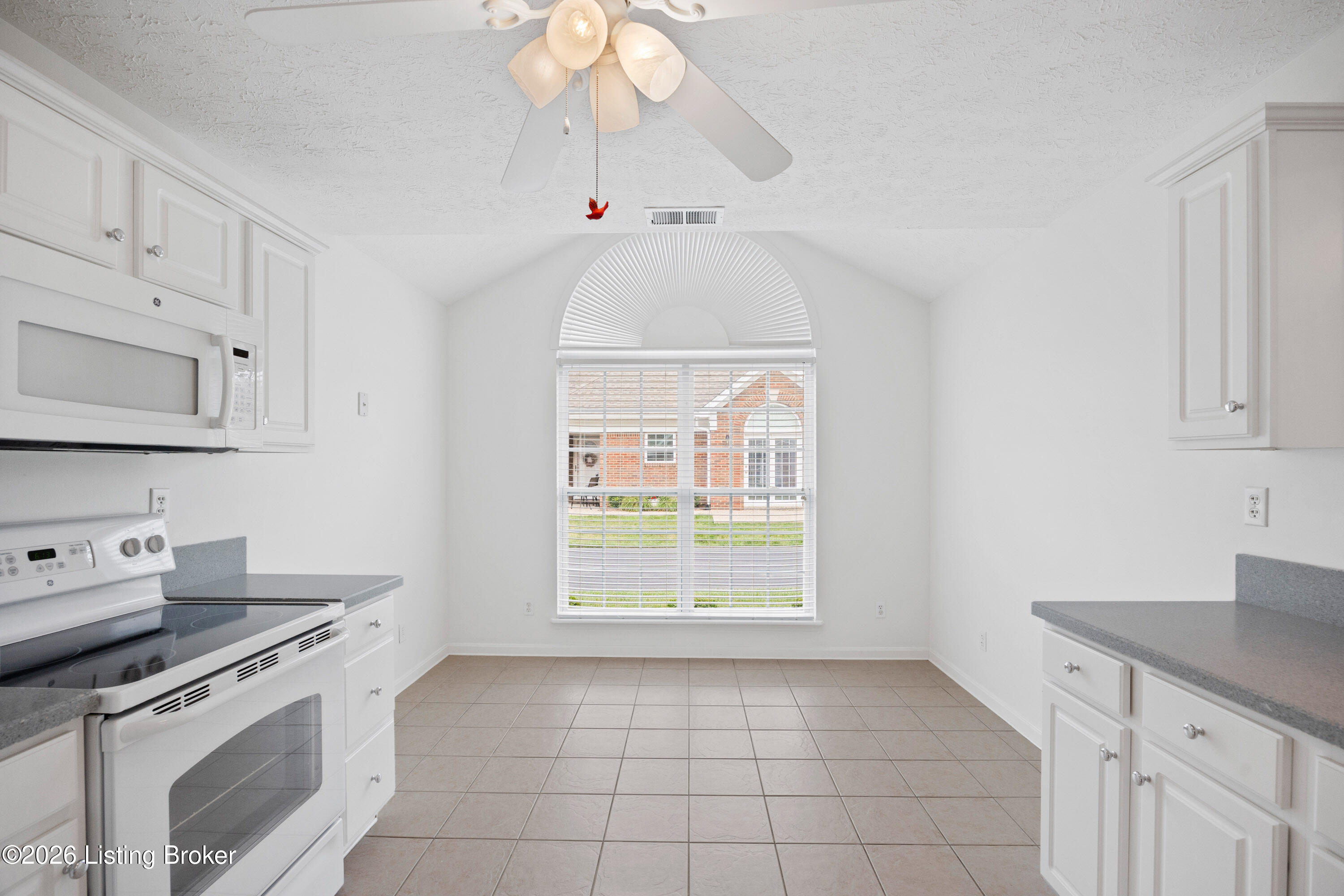 10450 Monticello Forest Cir Property Photo 3