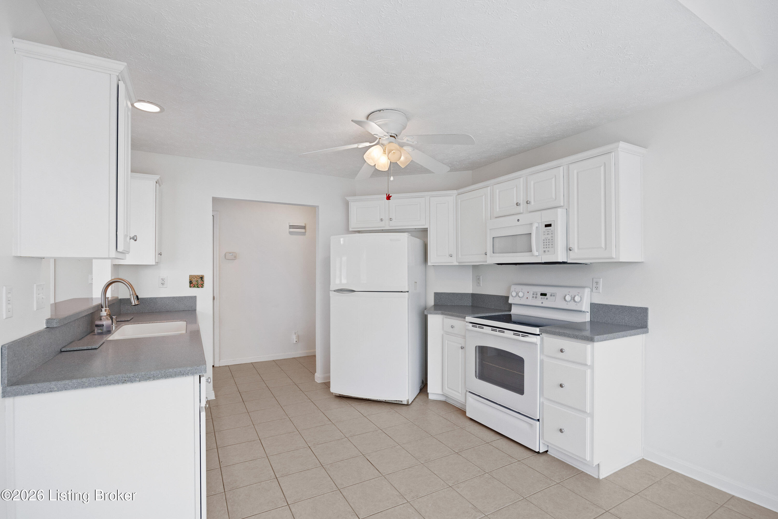 10450 Monticello Forest Cir Property Photo 4