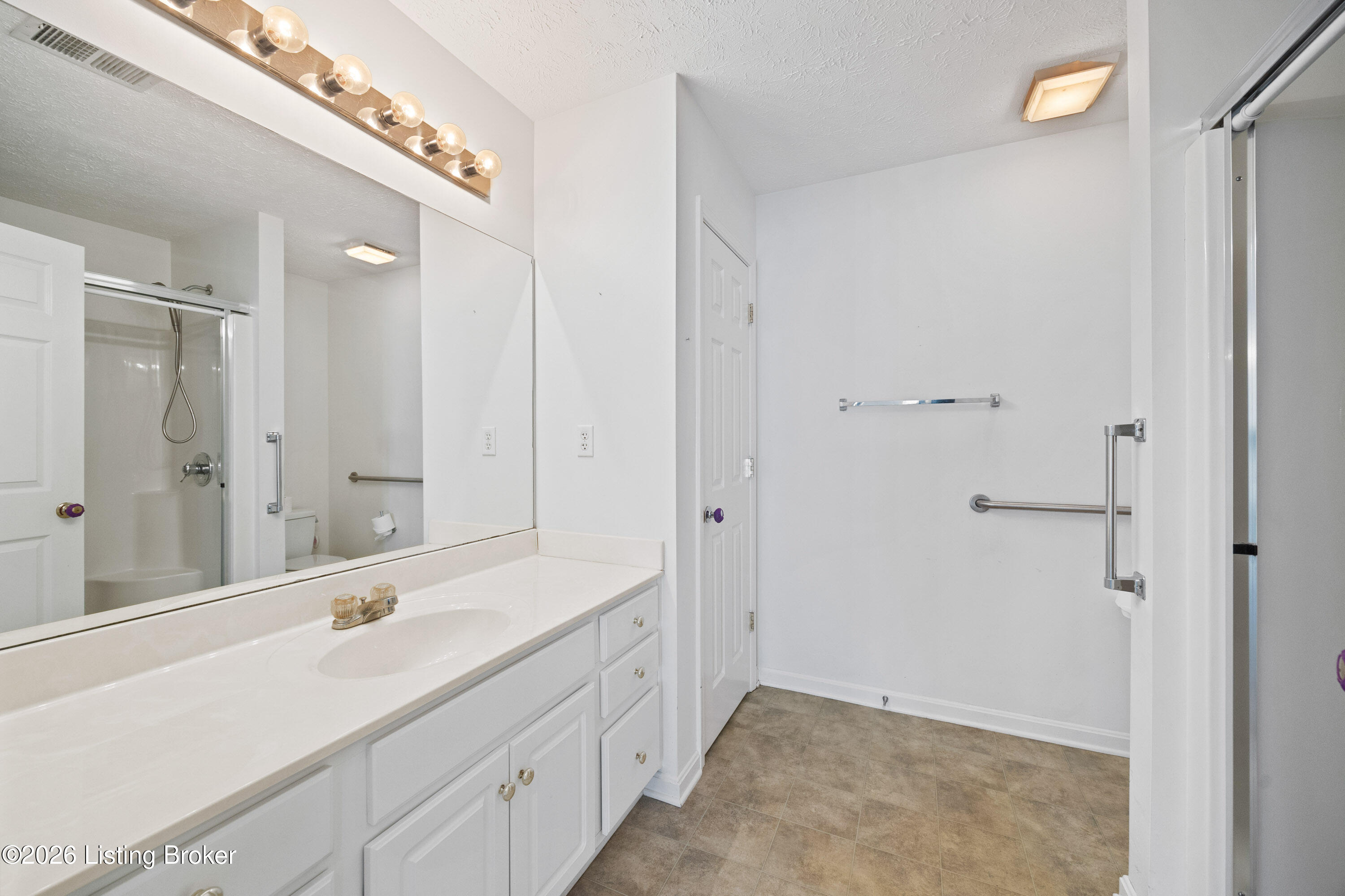 10450 Monticello Forest Cir Property Photo 13