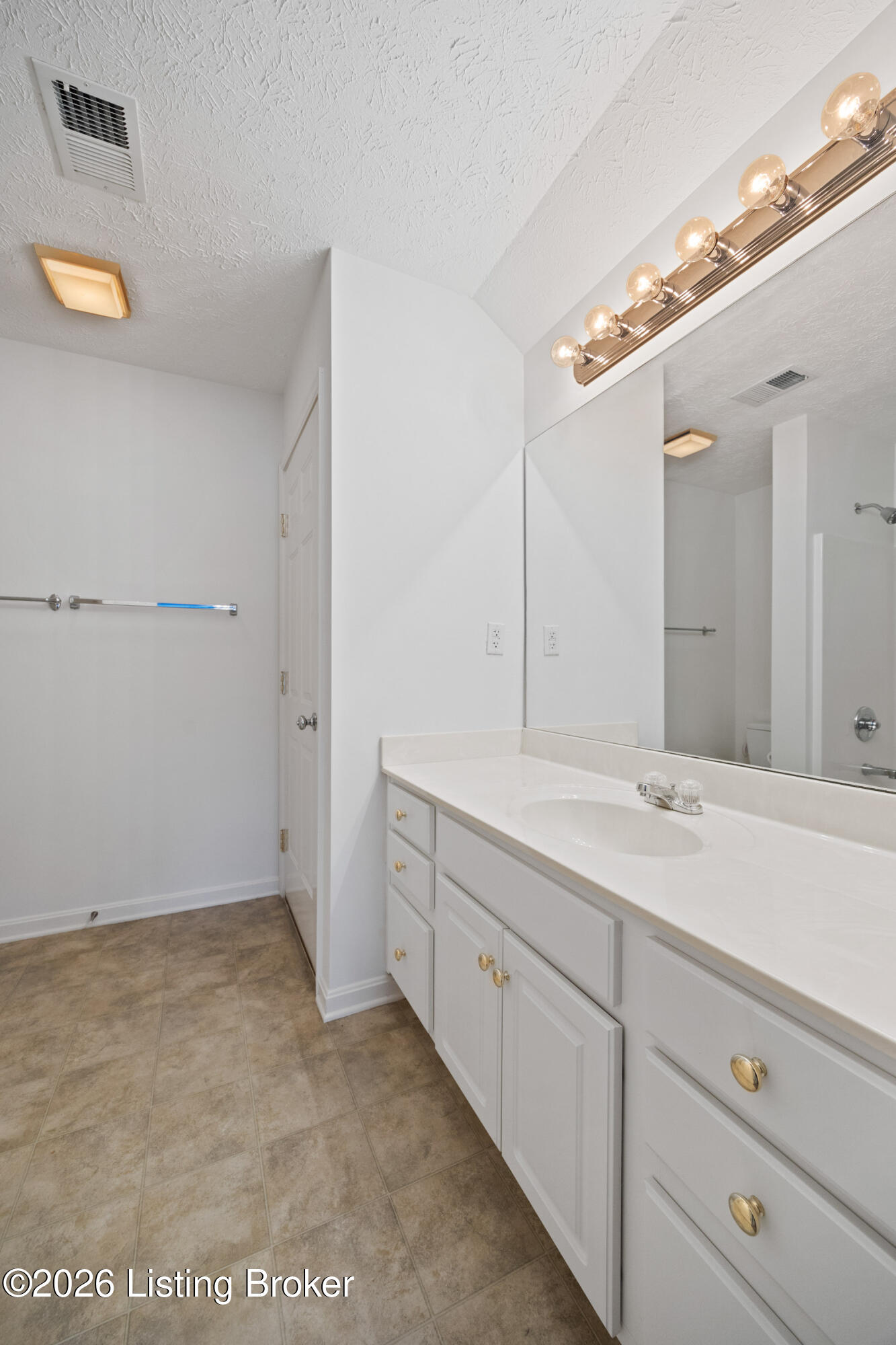10450 Monticello Forest Cir Property Photo 20