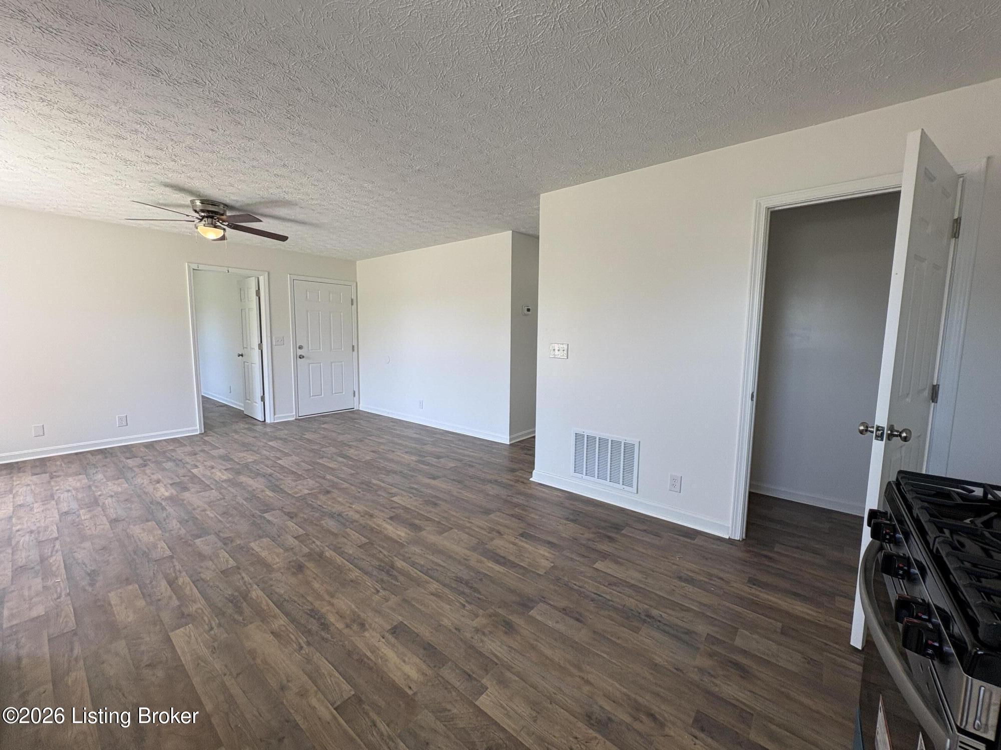 275 5th Ave Property Photo 7
