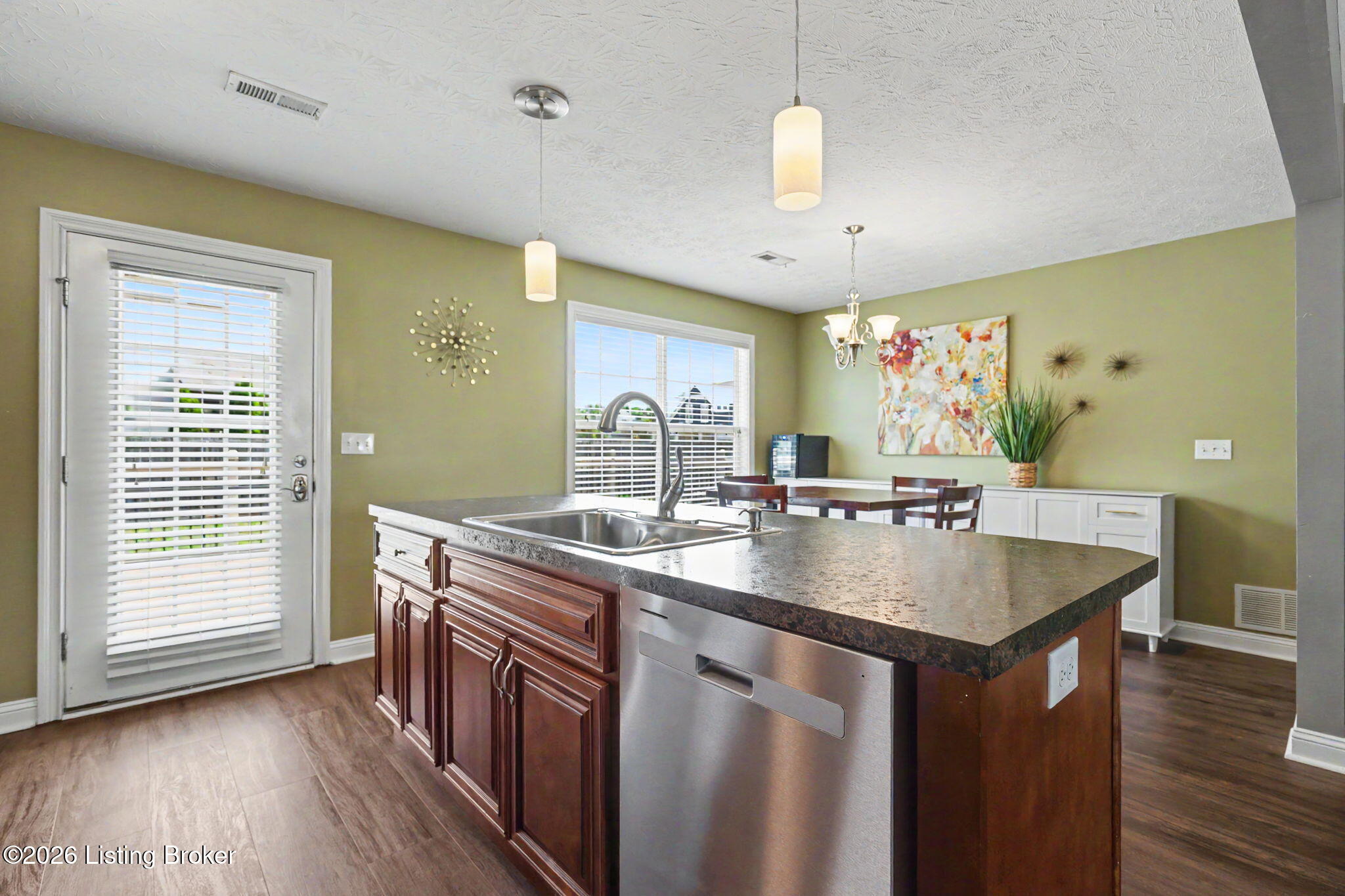 298 Eagle Feather St Property Photo 8