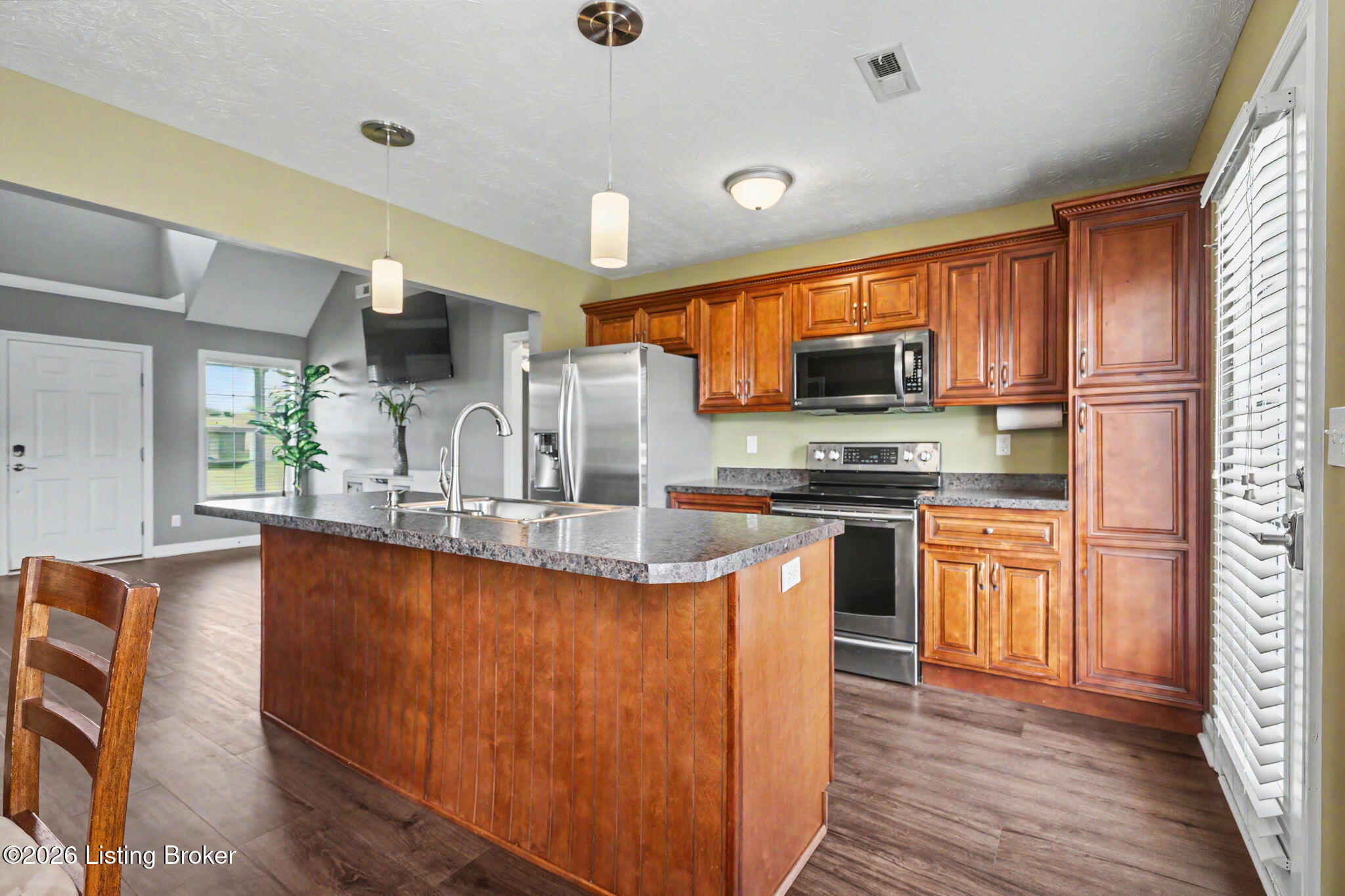 298 Eagle Feather St Property Photo 10