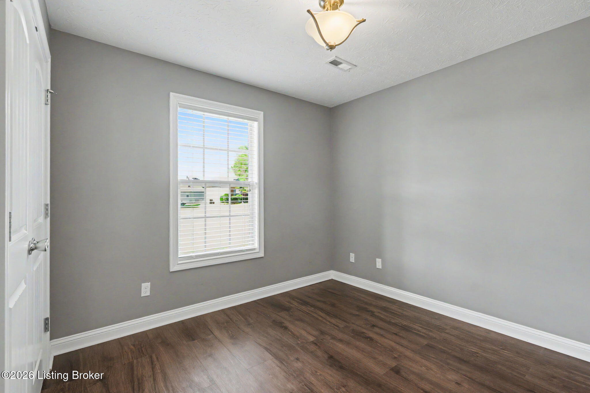 298 Eagle Feather St Property Photo 23