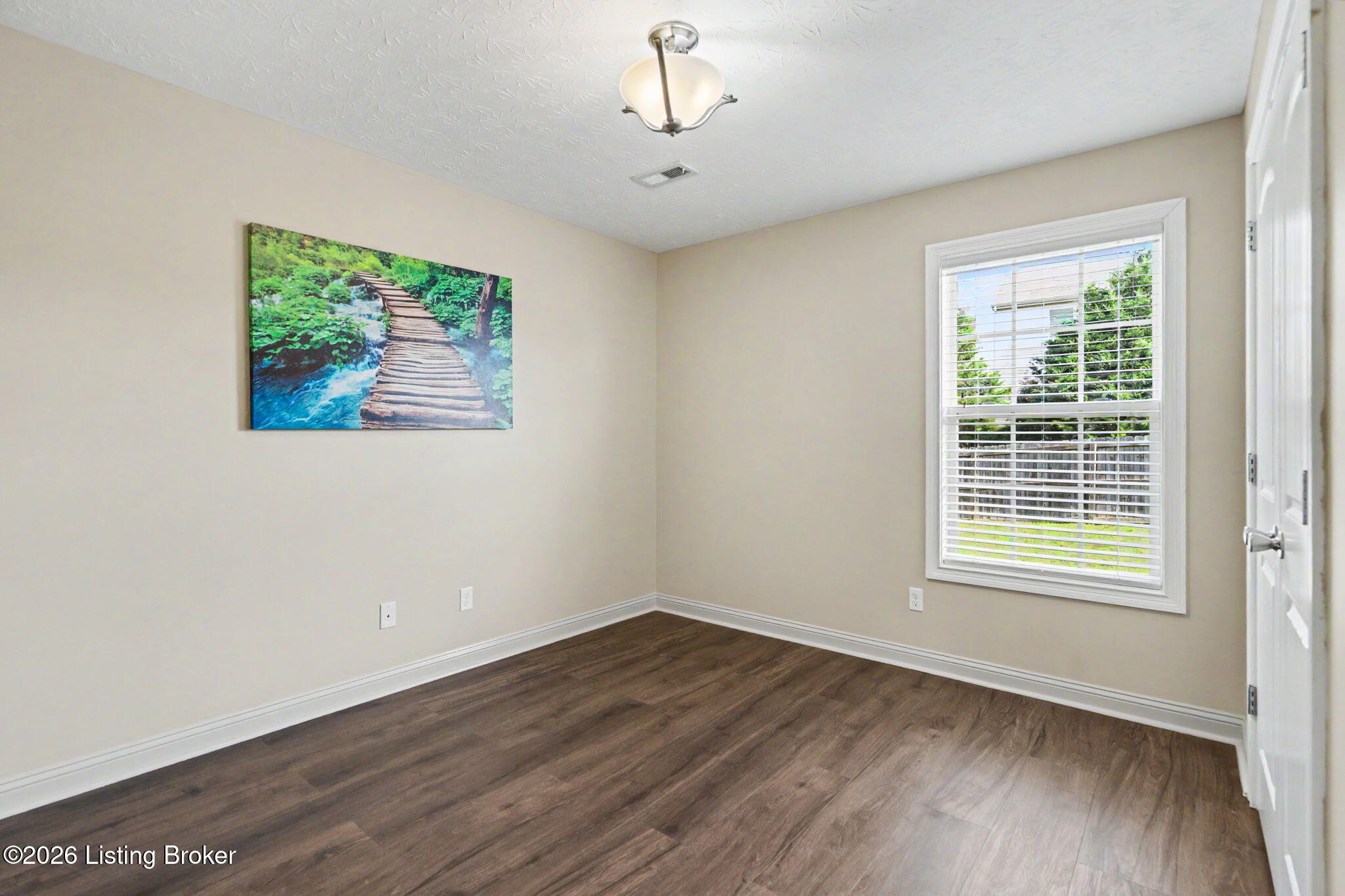 298 Eagle Feather St Property Photo 28