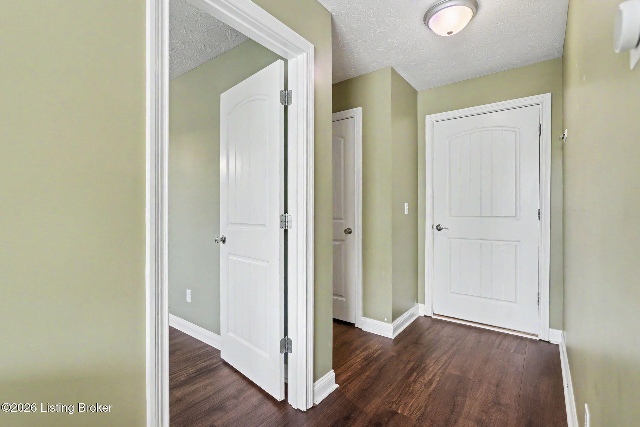 298 Eagle Feather St Property Photo 29