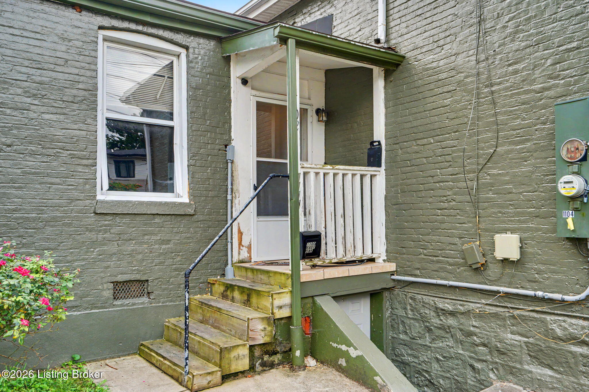 1100 E Oak St Property Photo 12
