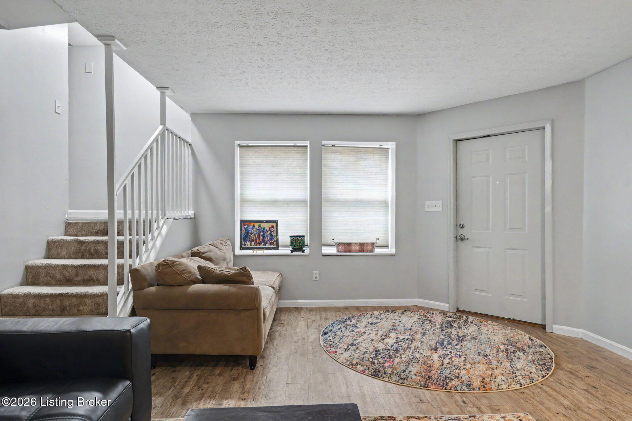 1100 E Oak St Property Photo 33