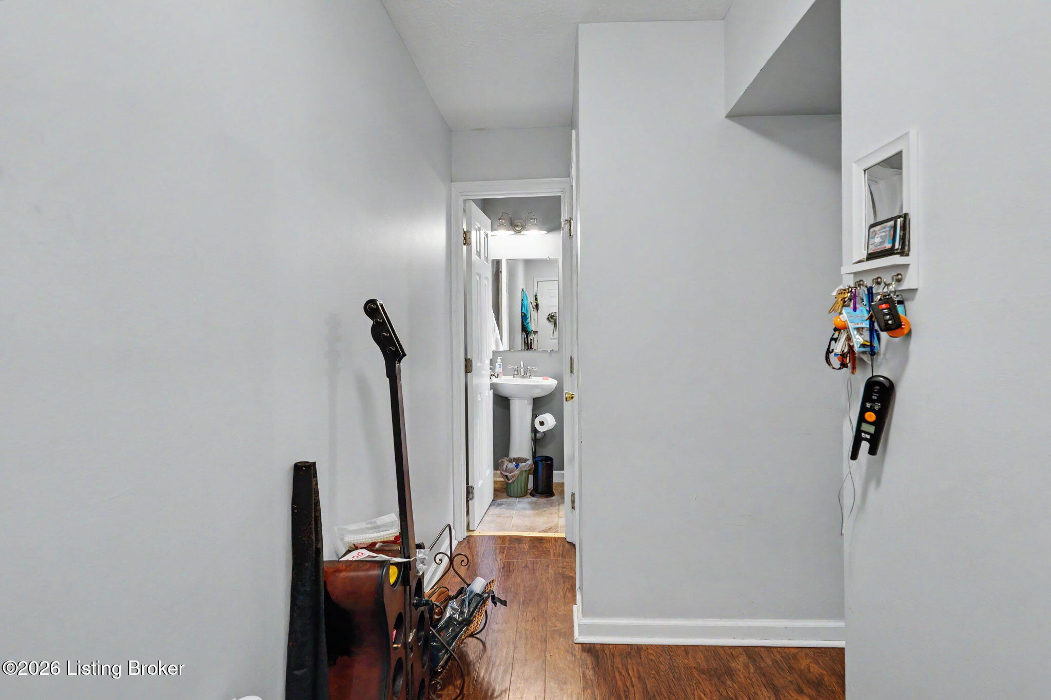 1100 E Oak St Property Photo 36