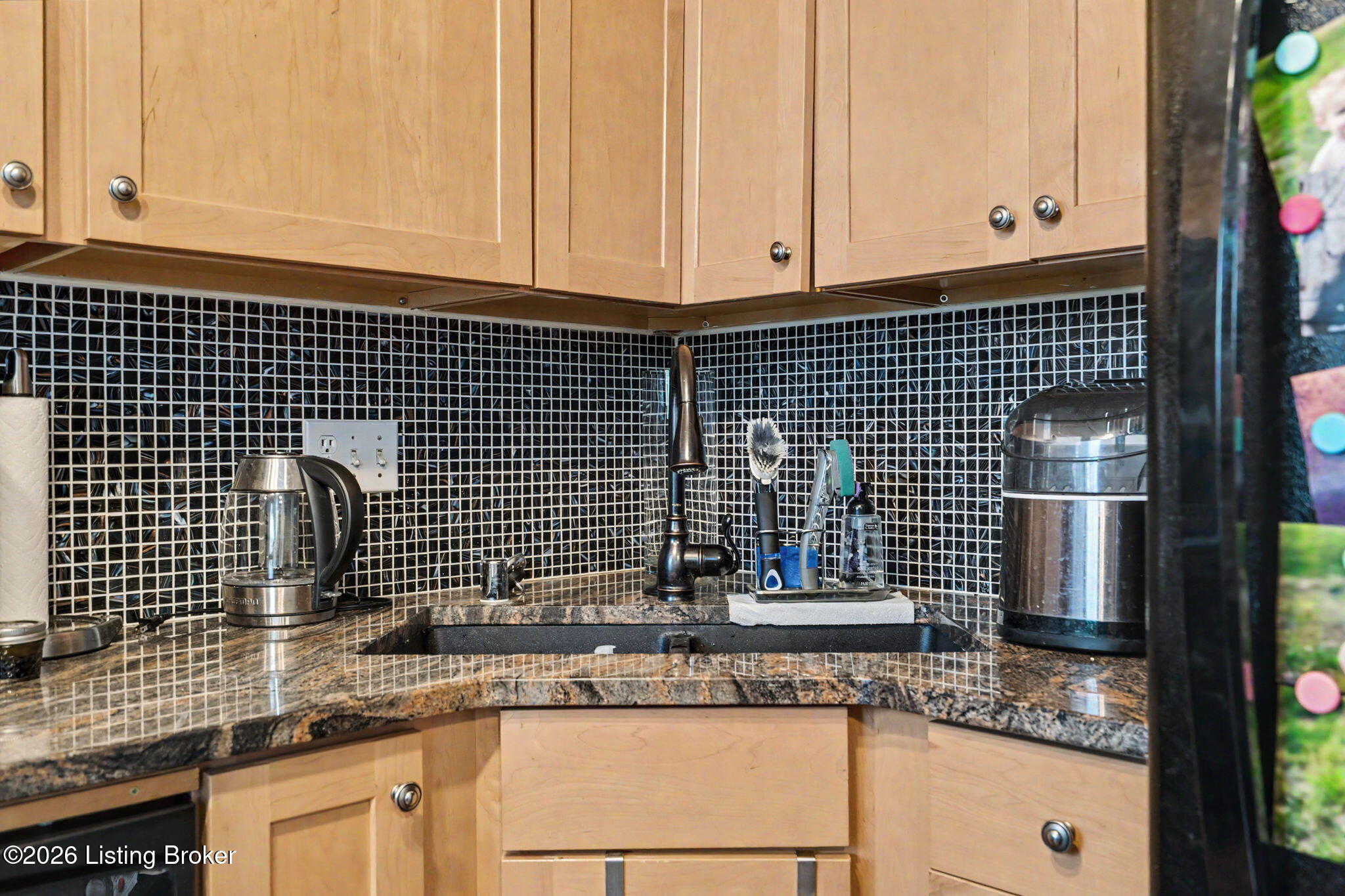 1100 E Oak St Property Photo 42