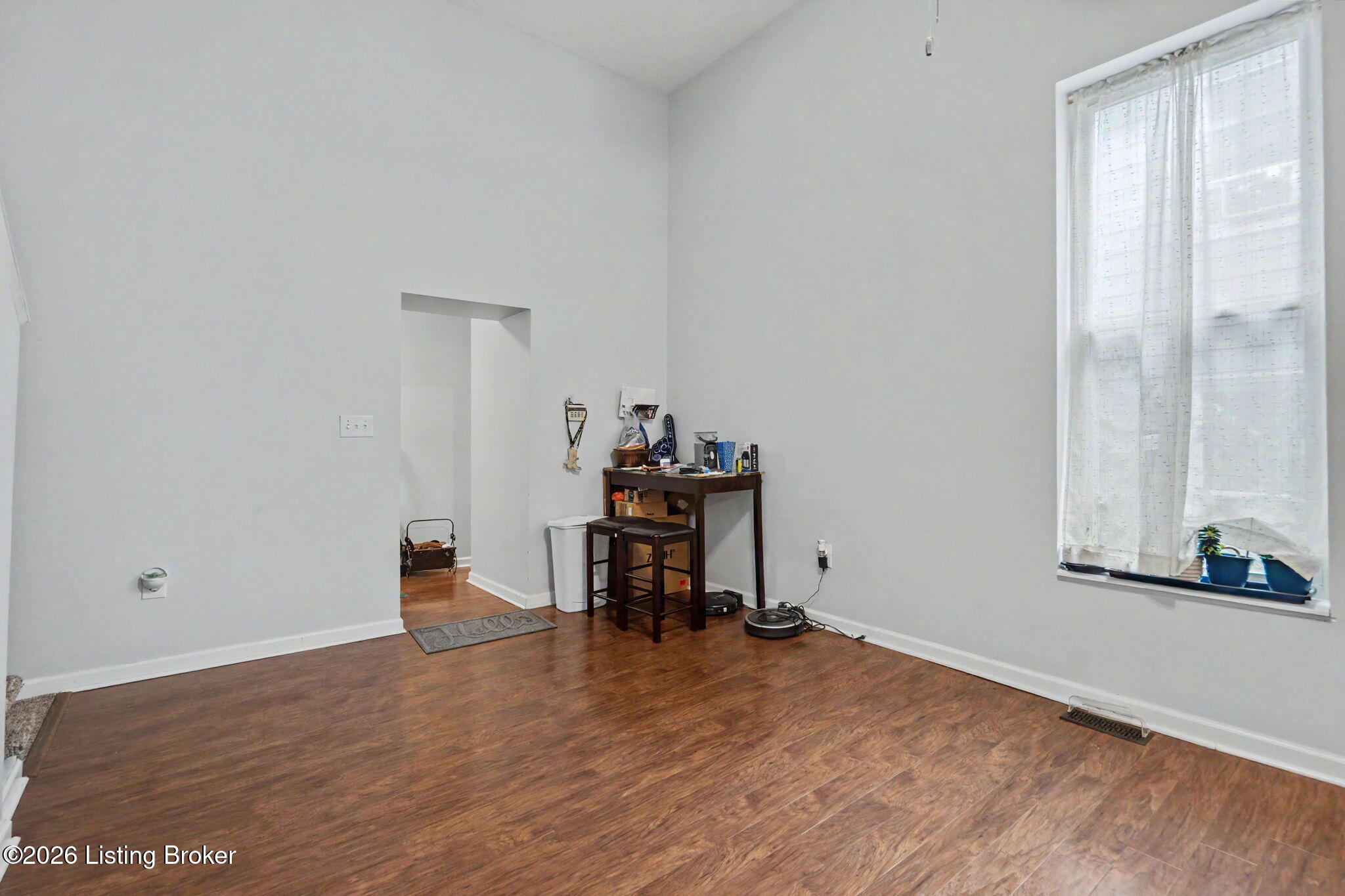 1100 E Oak St Property Photo 44