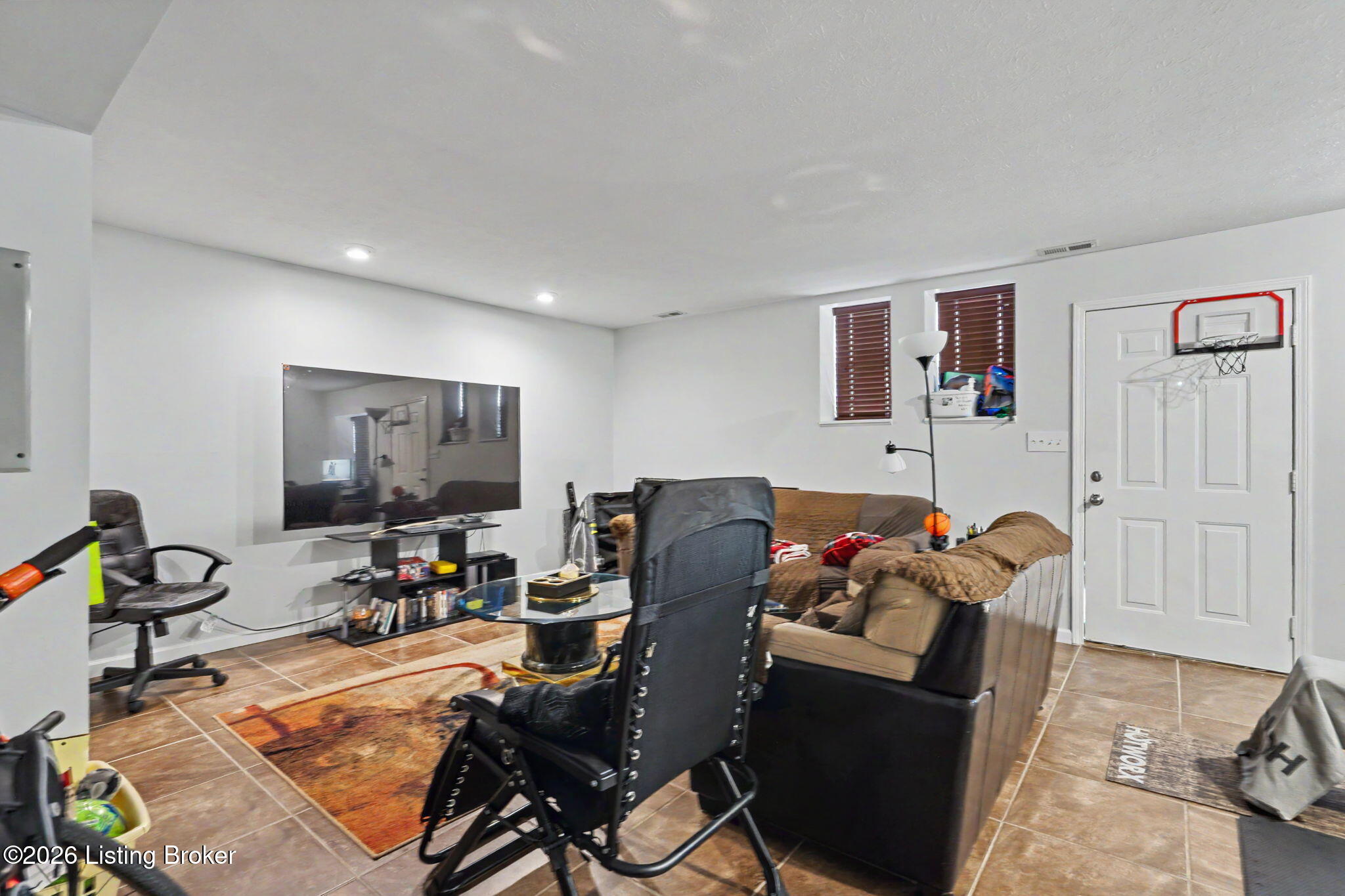1100 E Oak St Property Photo 46