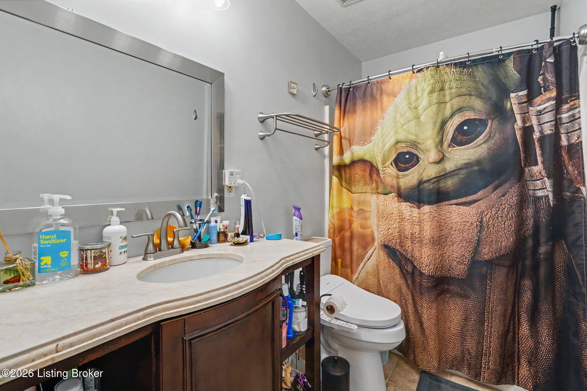 1100 E Oak St Property Photo 53