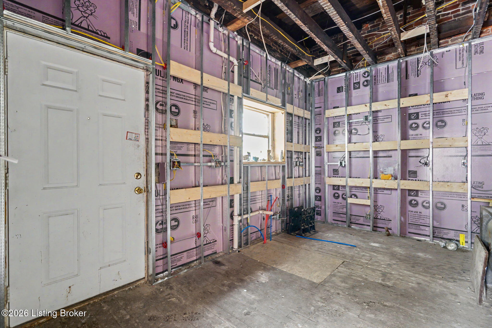 1100 E Oak St Property Photo 64