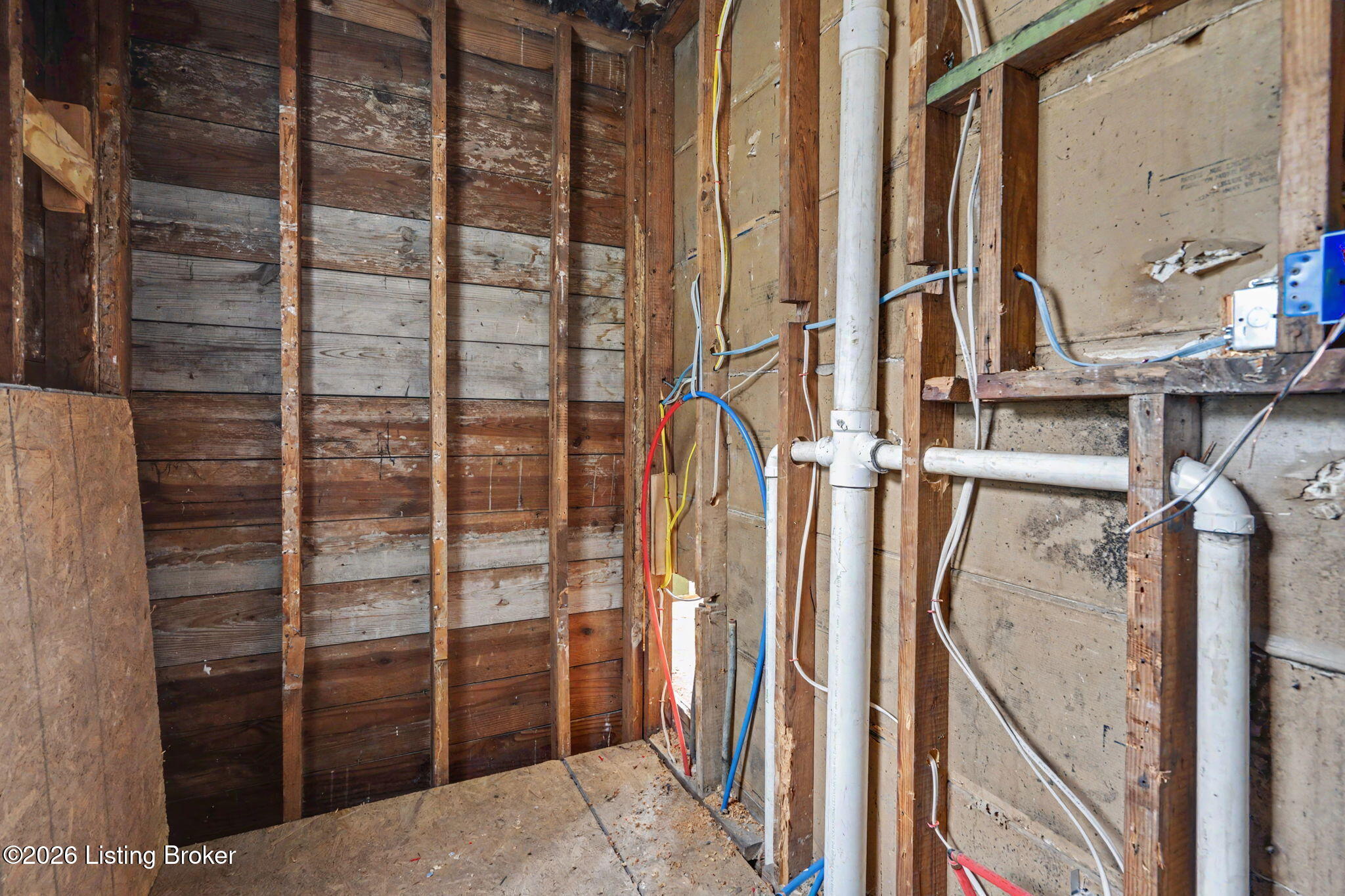 1100 E Oak St Property Photo 68