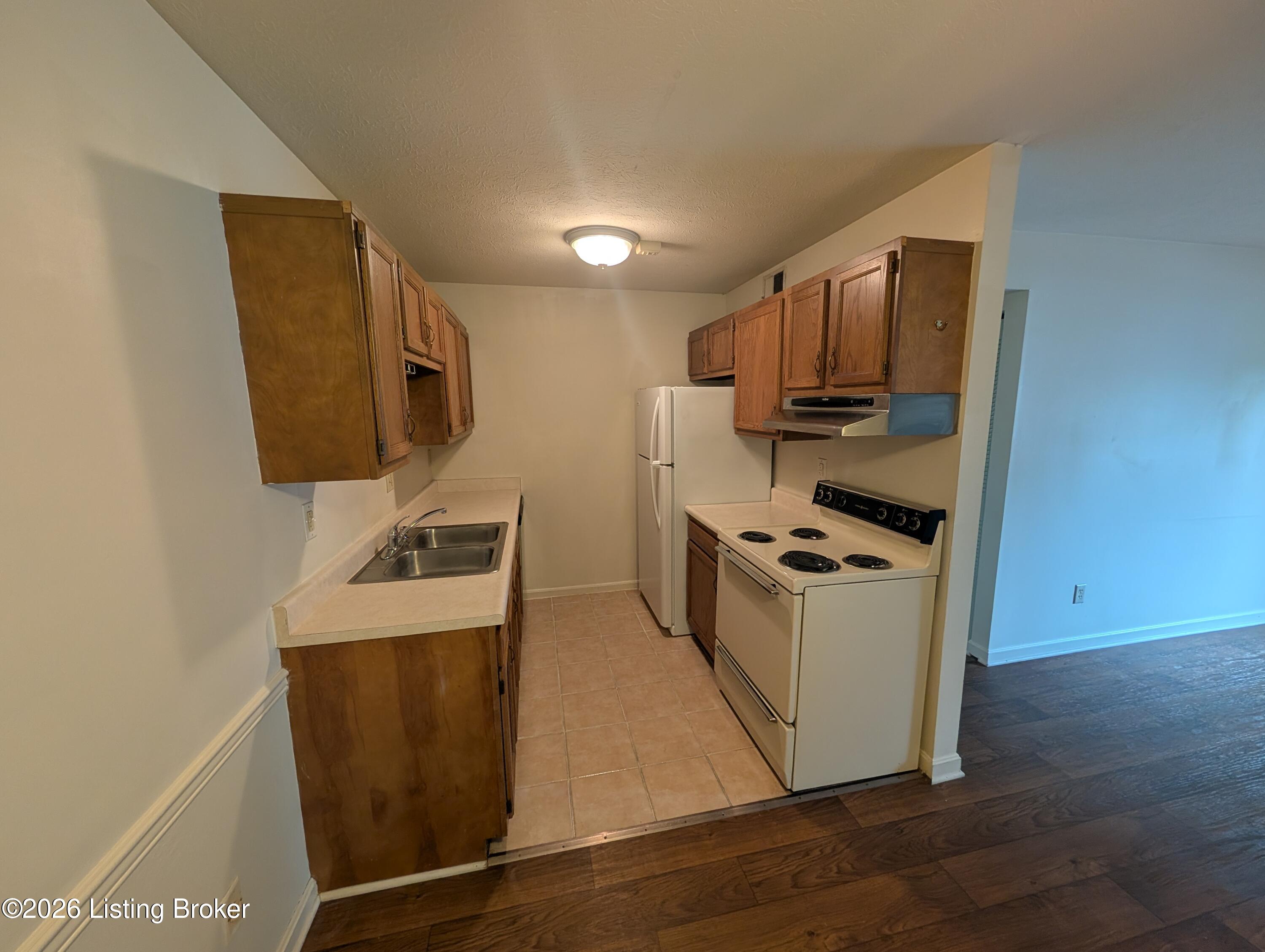 6510 Six Mile Ln Apt 4 Property Photo 5