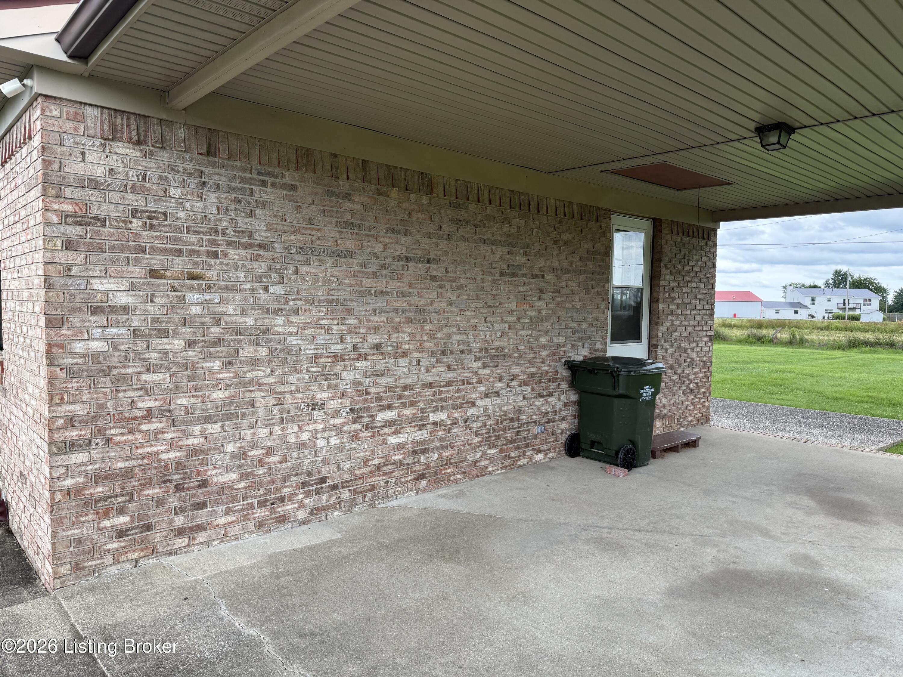 119 Willoughby St Property Photo 4